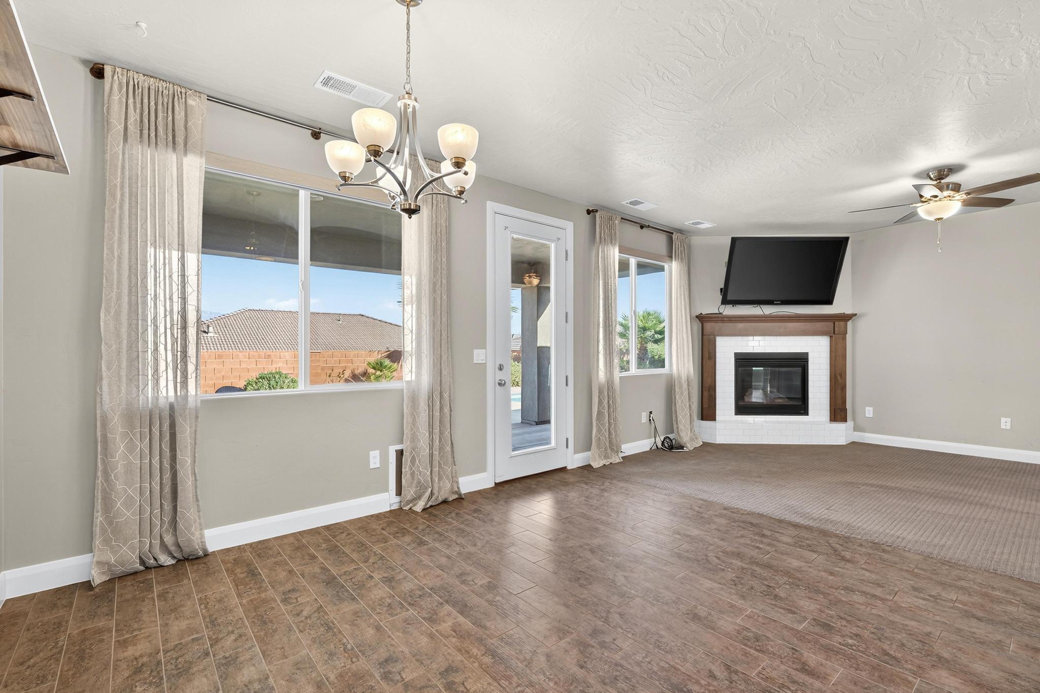 ASPEN ESTATES - Residential