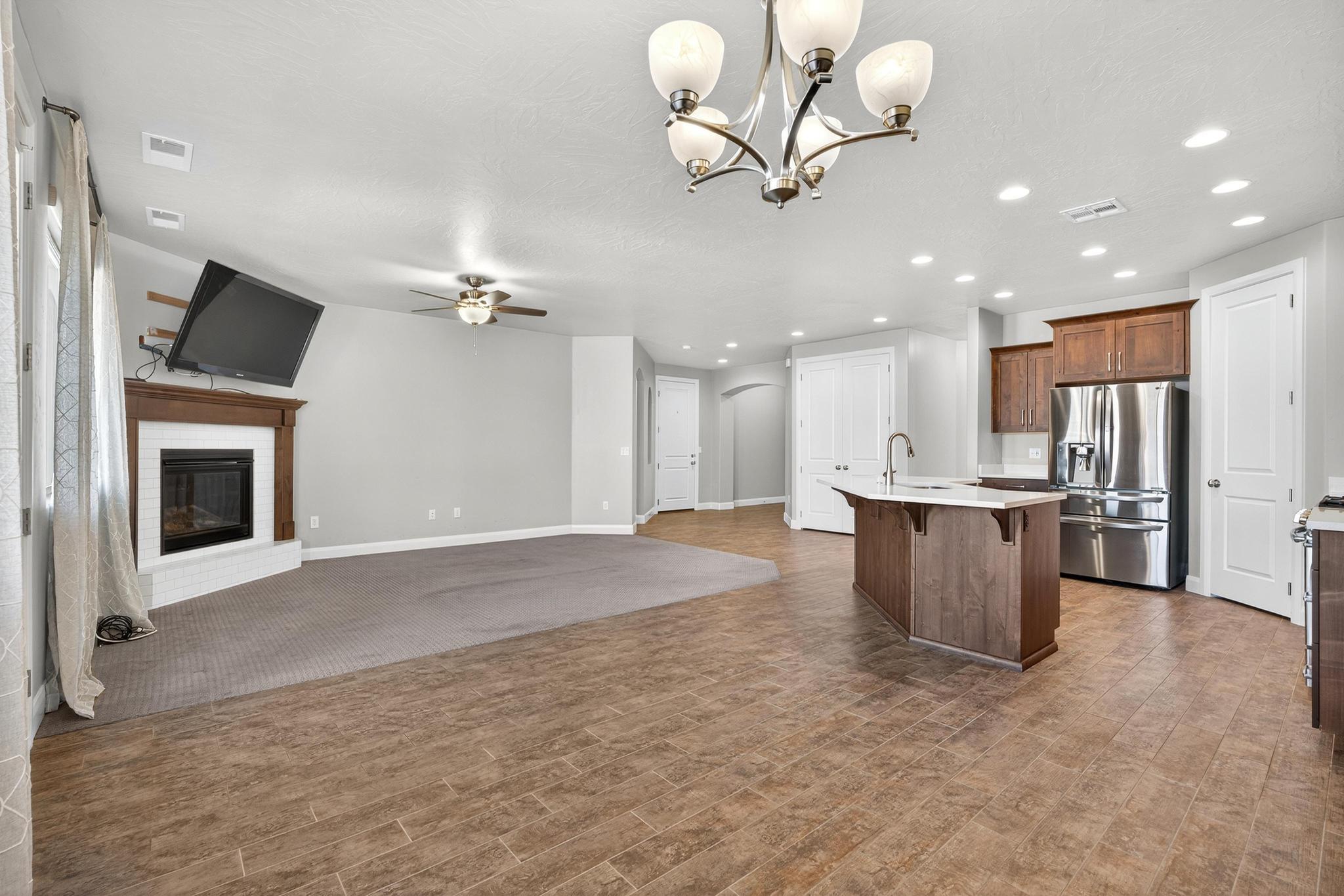 ASPEN ESTATES - Residential