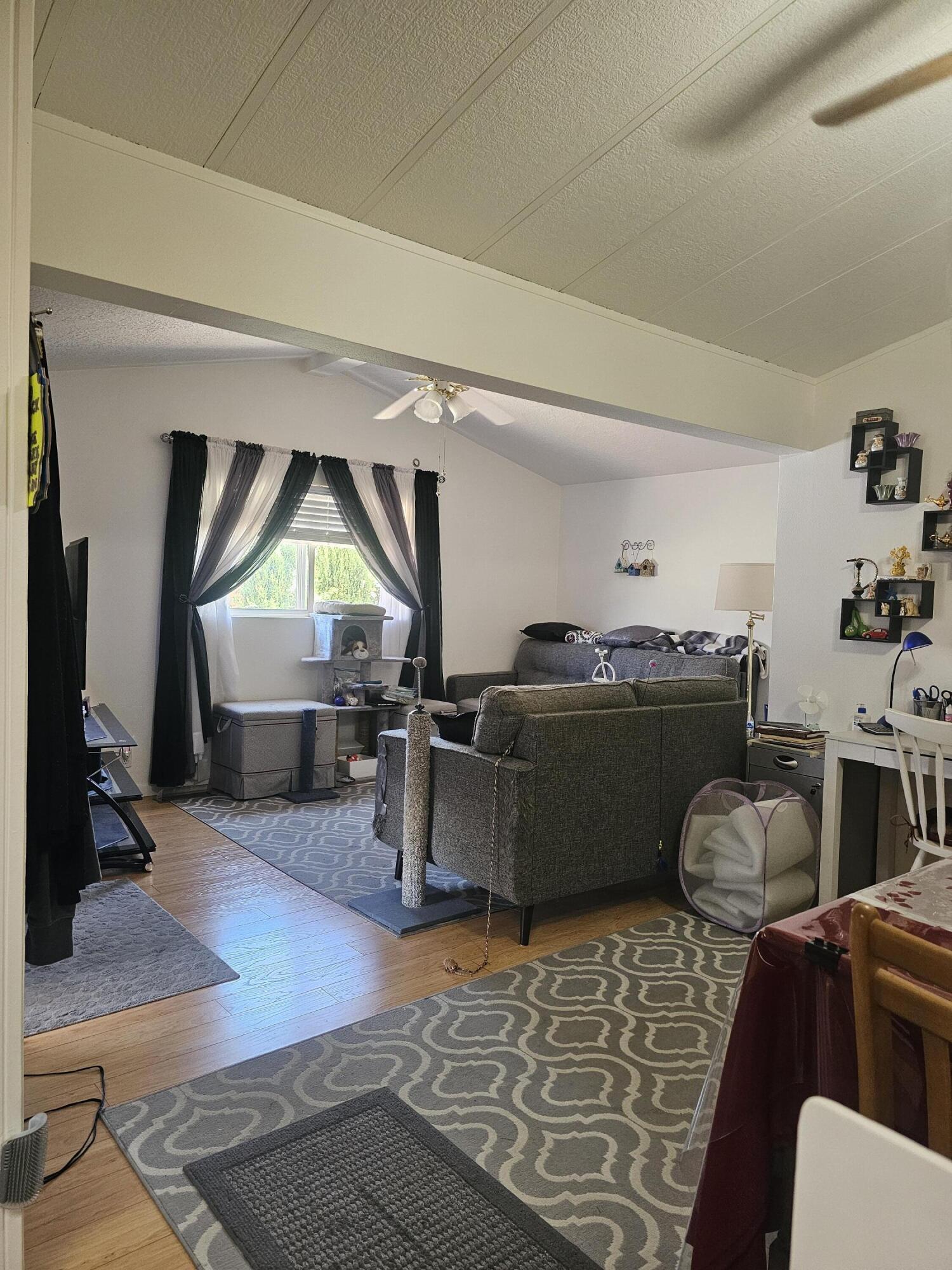 CHEROKEE SPRINGS RV PARK - Residential