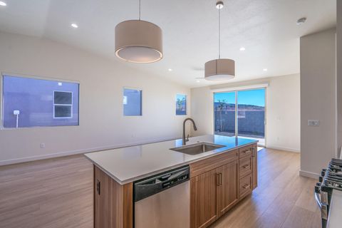Tiny photo for 3001 W 570 N, Hurricane, UT 84737 (MLS # 26-271920)