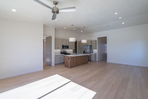 Tiny photo for 3001 W 570 N, Hurricane, UT 84737 (MLS # 26-271920)