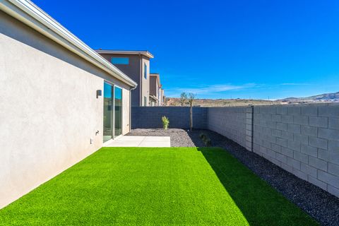 Tiny photo for 3001 W 570 N, Hurricane, UT 84737 (MLS # 26-271920)