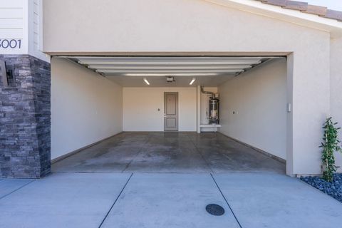 Tiny photo for 3001 W 570 N, Hurricane, UT 84737 (MLS # 26-271920)