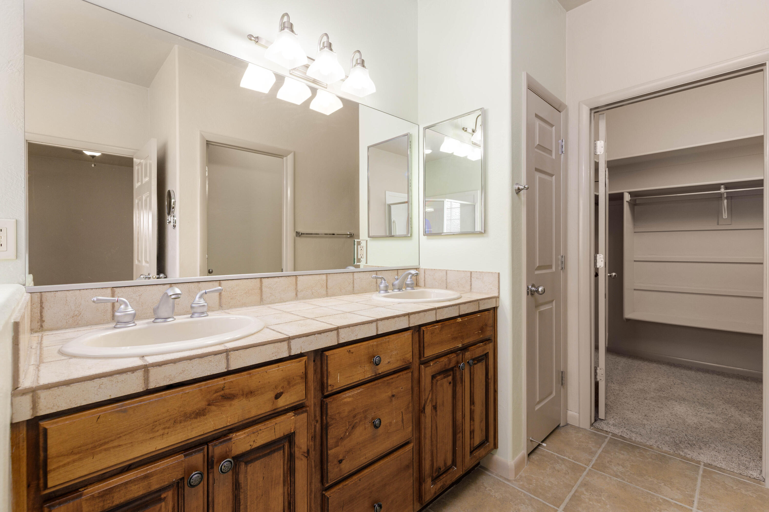 RIVER CREST TOWNHOMES - Residential