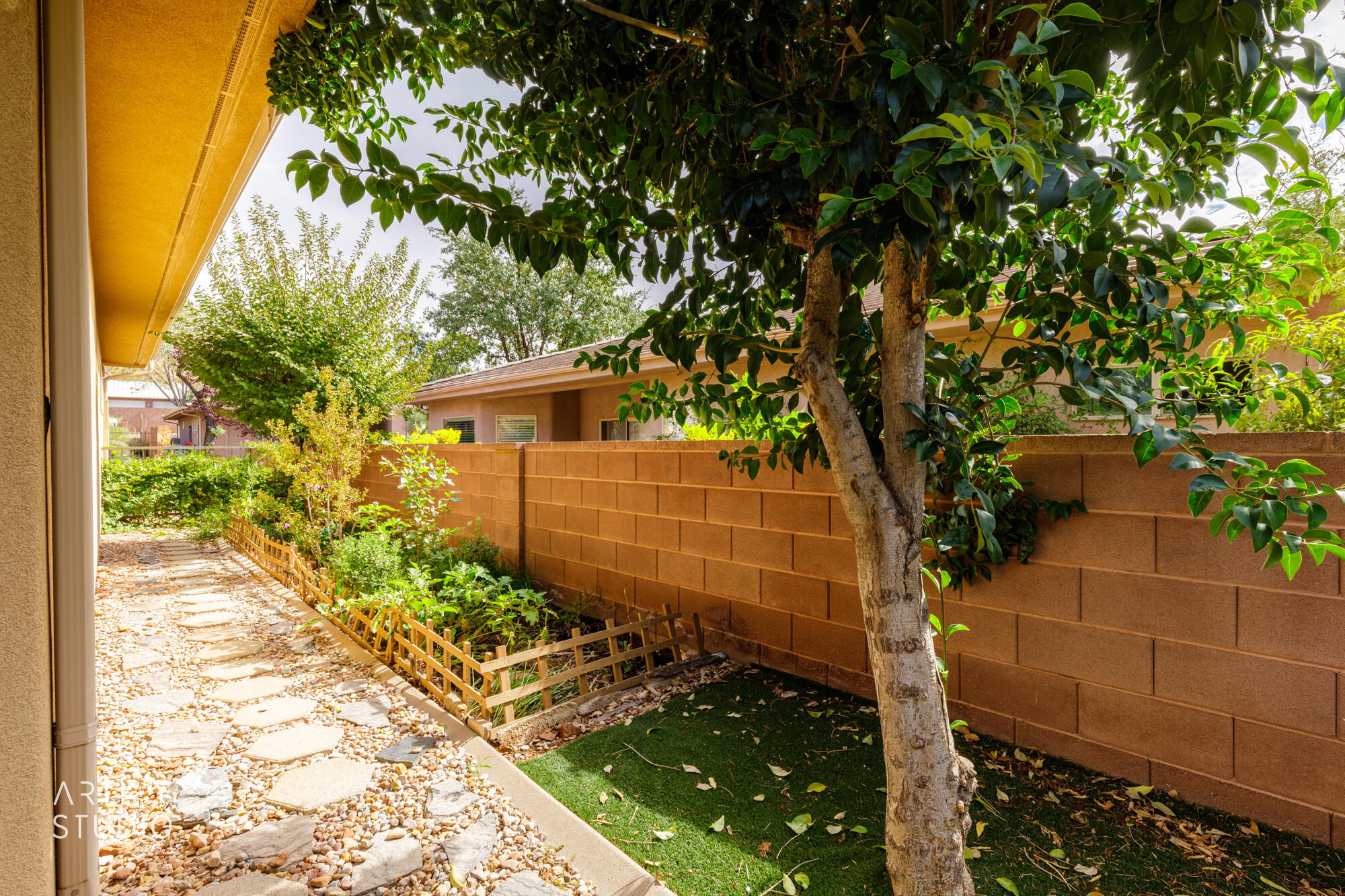 RIVER CREST TOWNHOMES - Residential