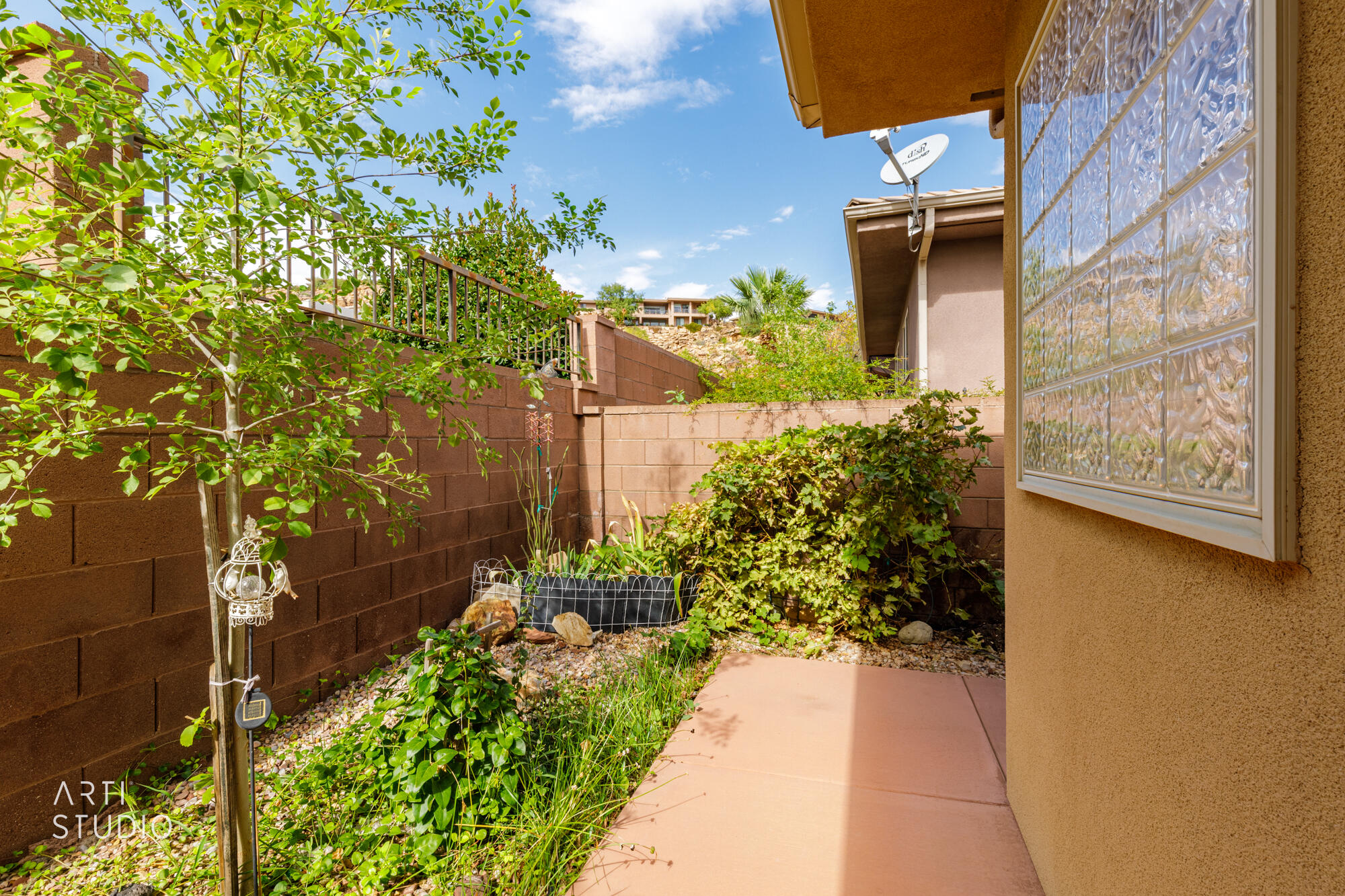 RIVER CREST TOWNHOMES - Residential