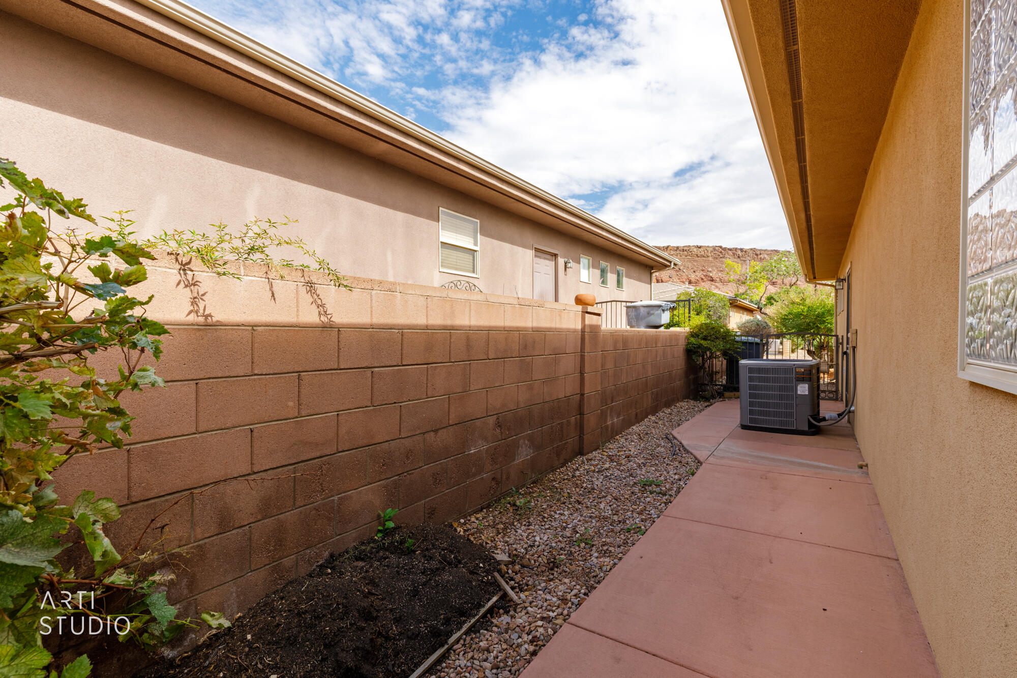 RIVER CREST TOWNHOMES - Residential