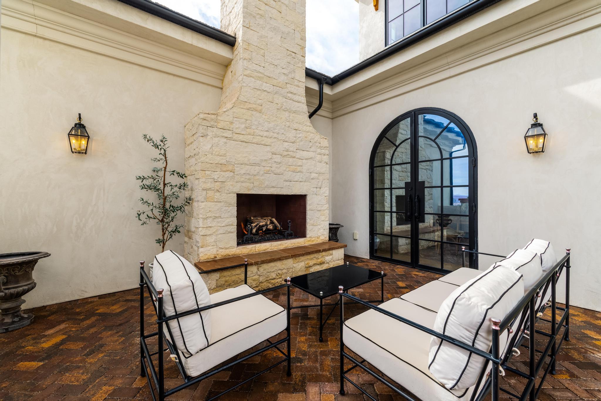 SHADOW BLUFF - Residential