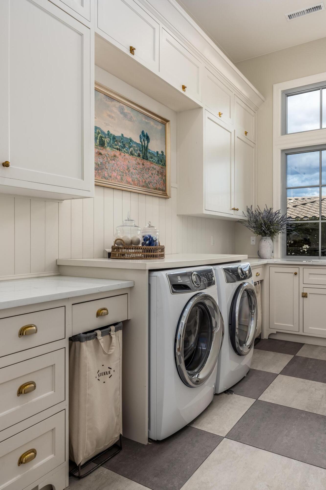 SHADOW BLUFF - Residential