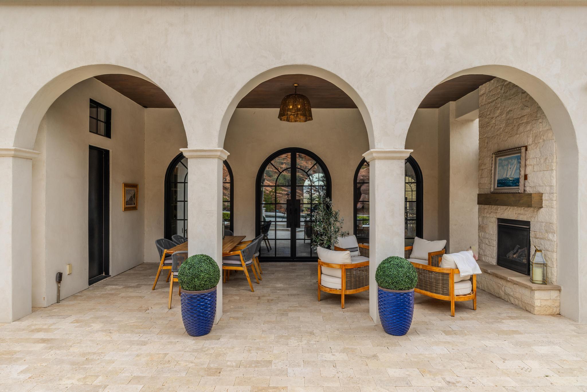 SHADOW BLUFF - Residential