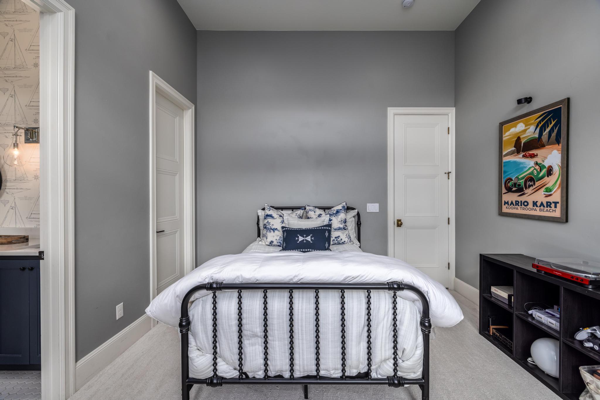 SHADOW BLUFF - Residential