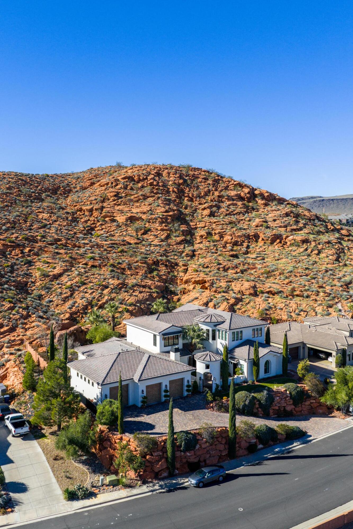 SHADOW BLUFF - Residential