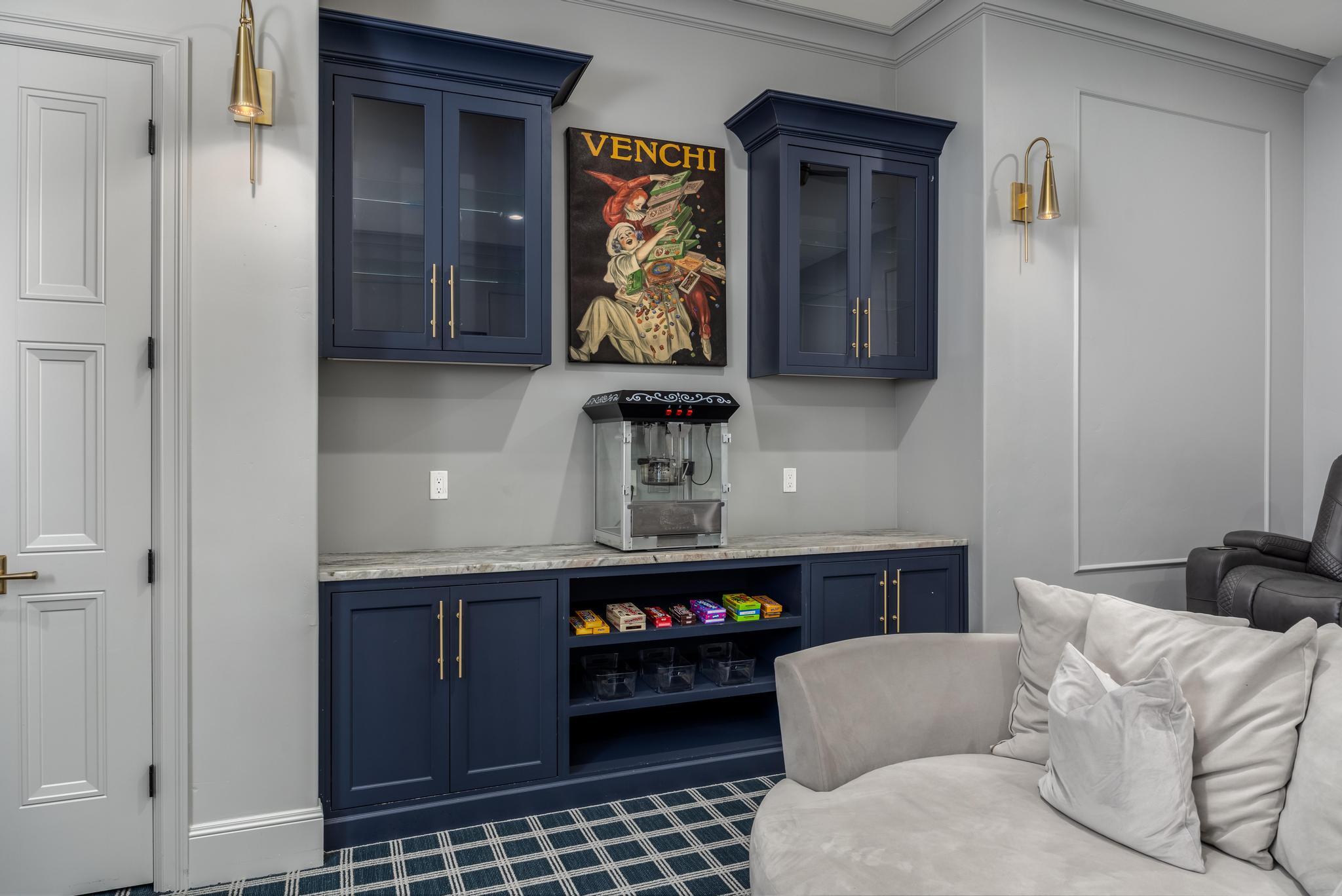 SHADOW BLUFF - Residential