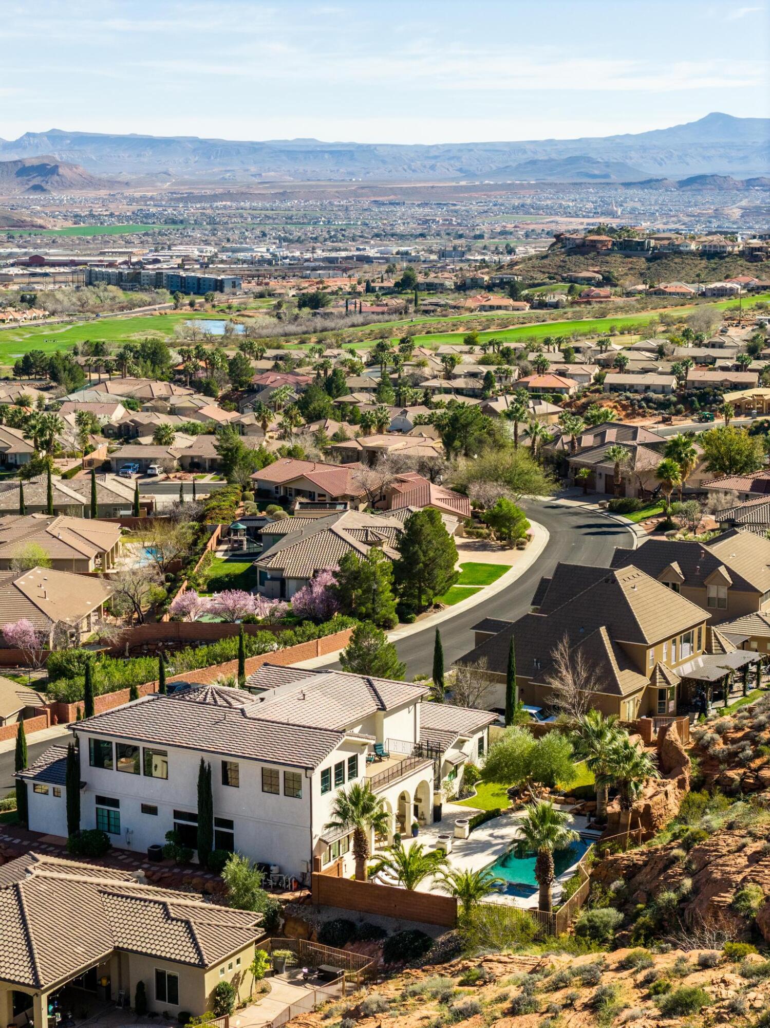 SHADOW BLUFF - Residential