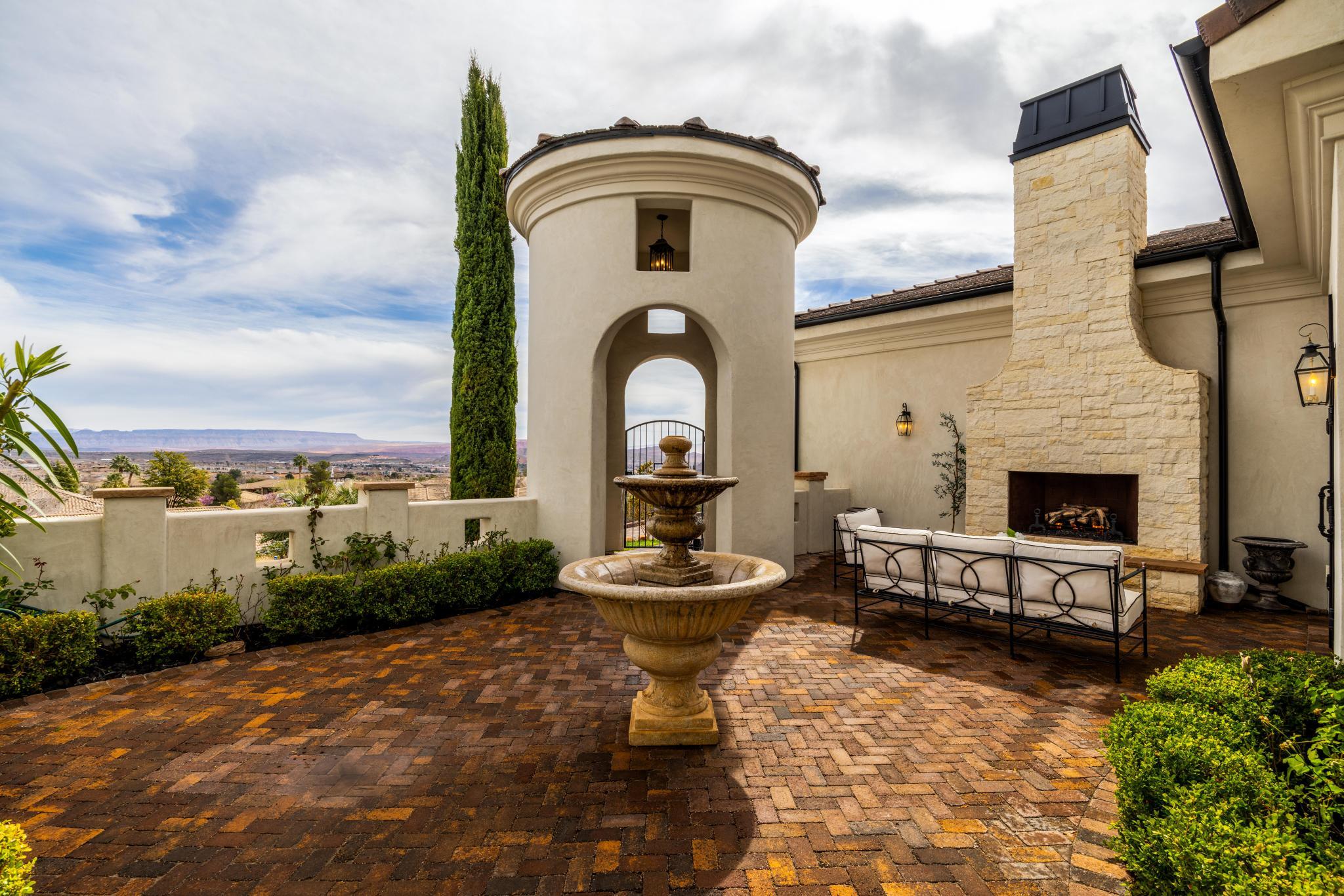 SHADOW BLUFF - Residential