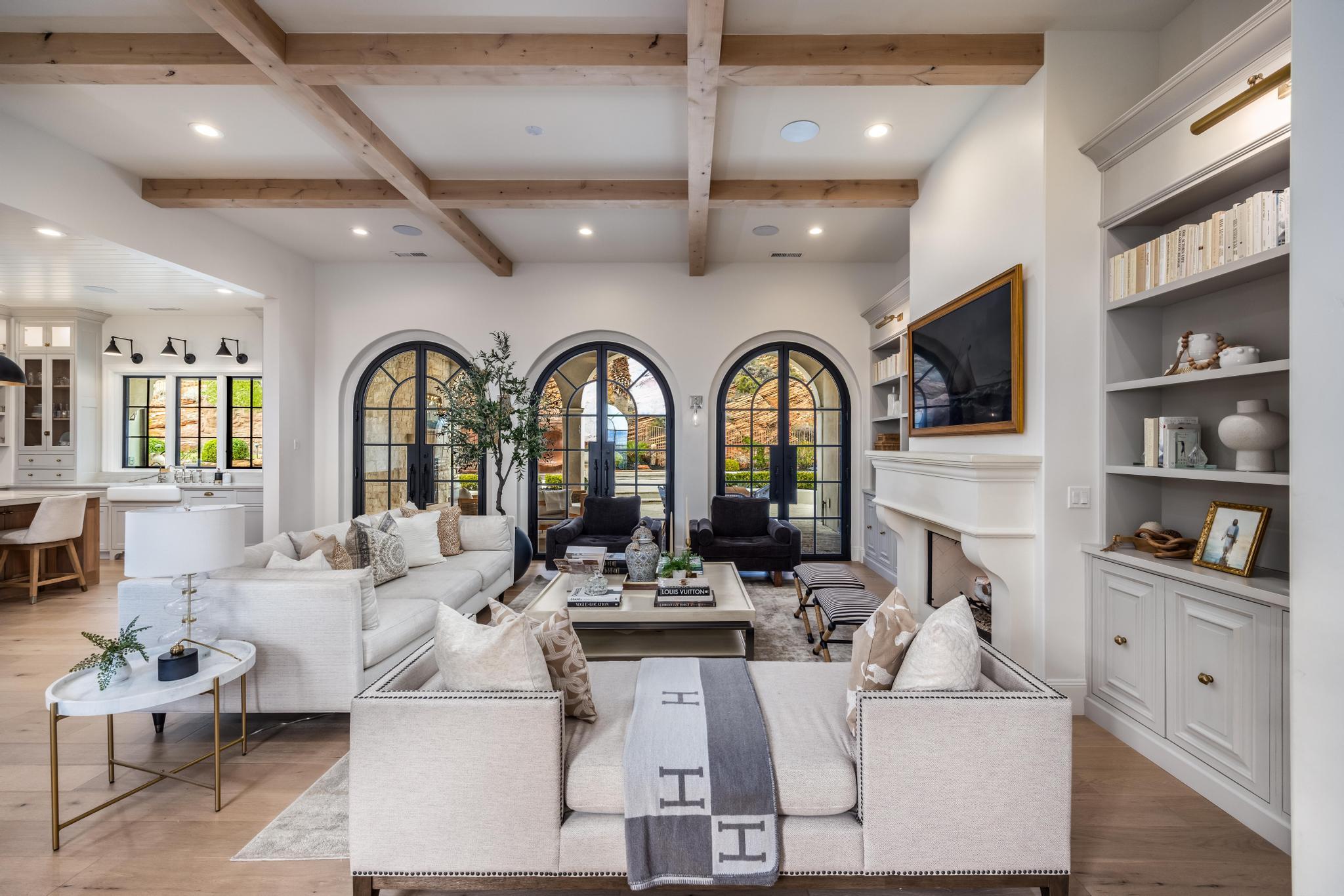 SHADOW BLUFF - Residential