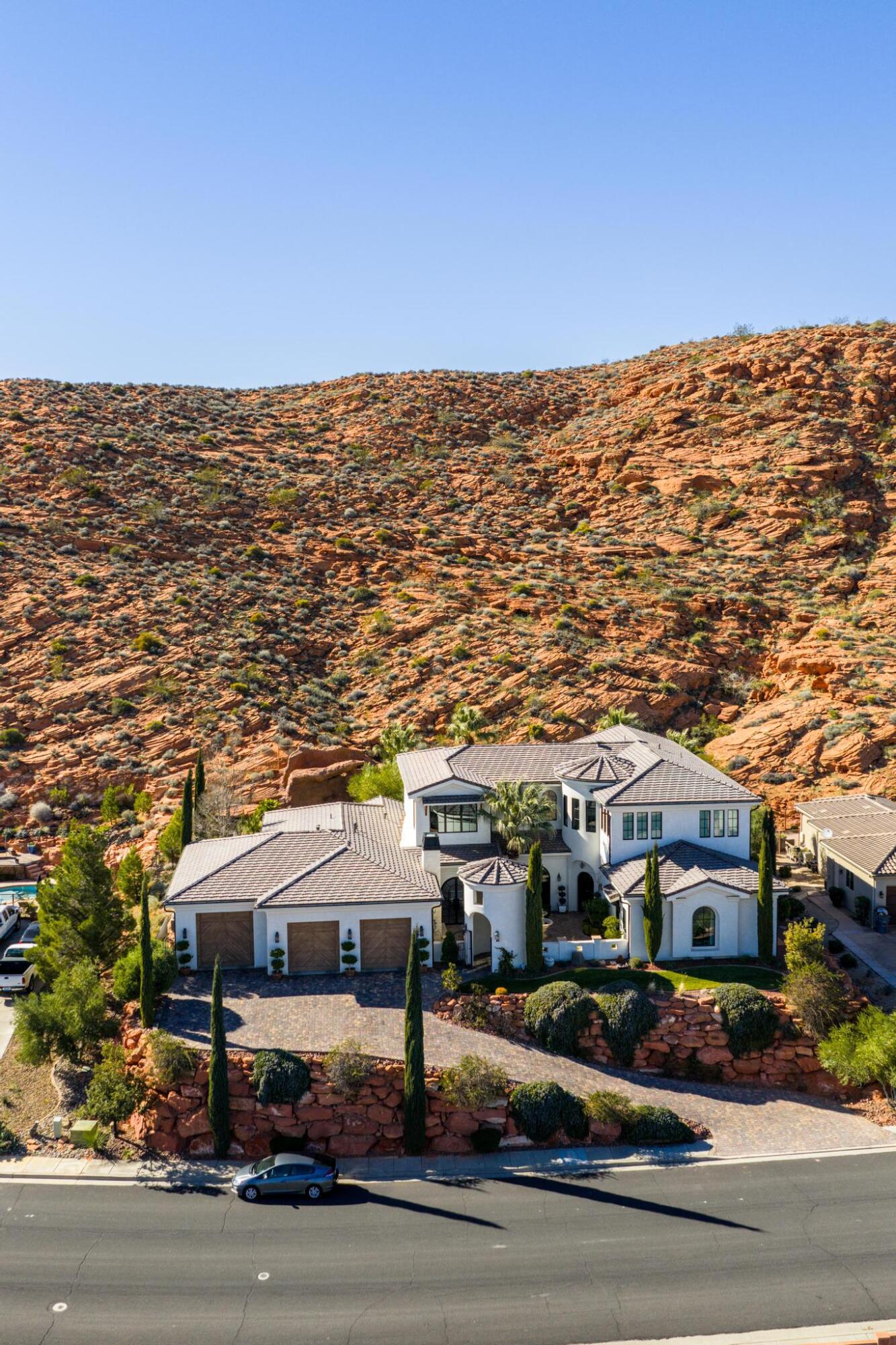 SHADOW BLUFF - Residential