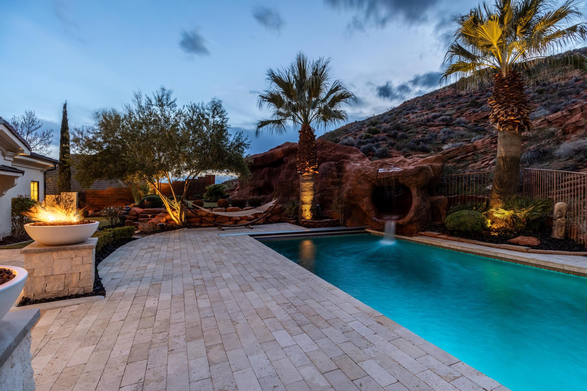 SHADOW BLUFF - Residential