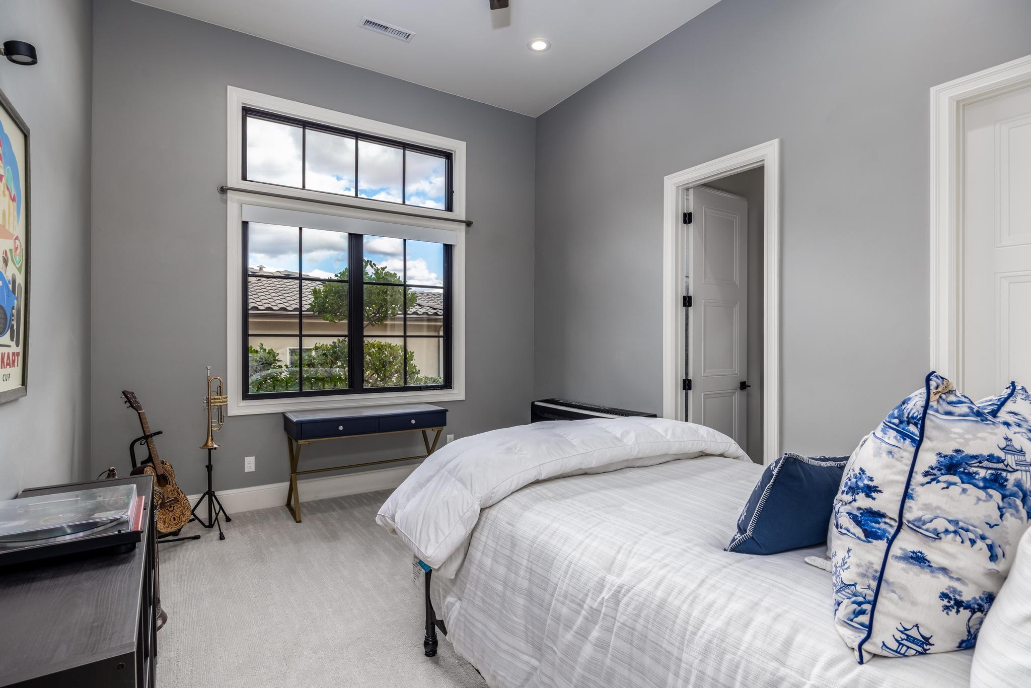 SHADOW BLUFF - Residential