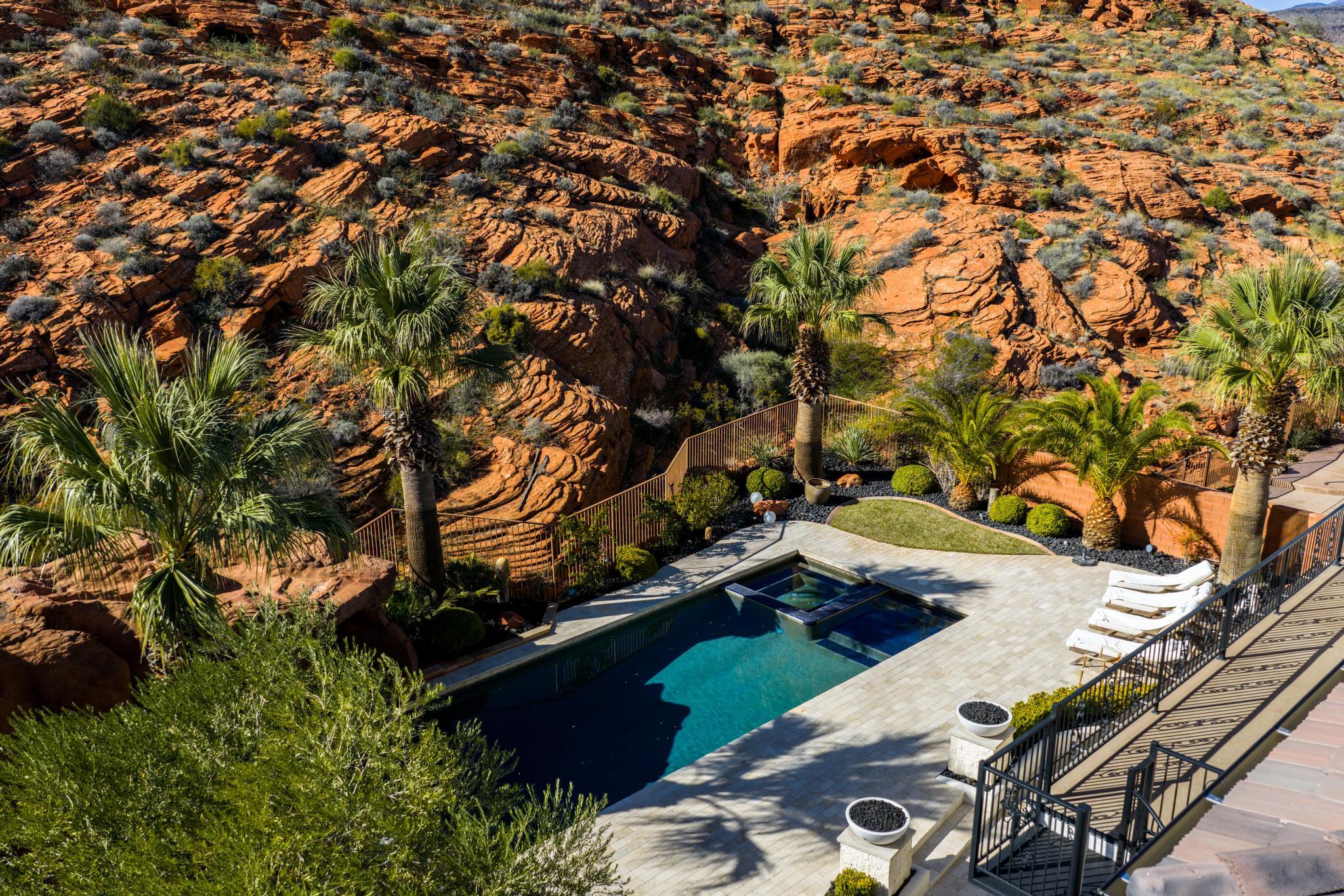 SHADOW BLUFF - Residential