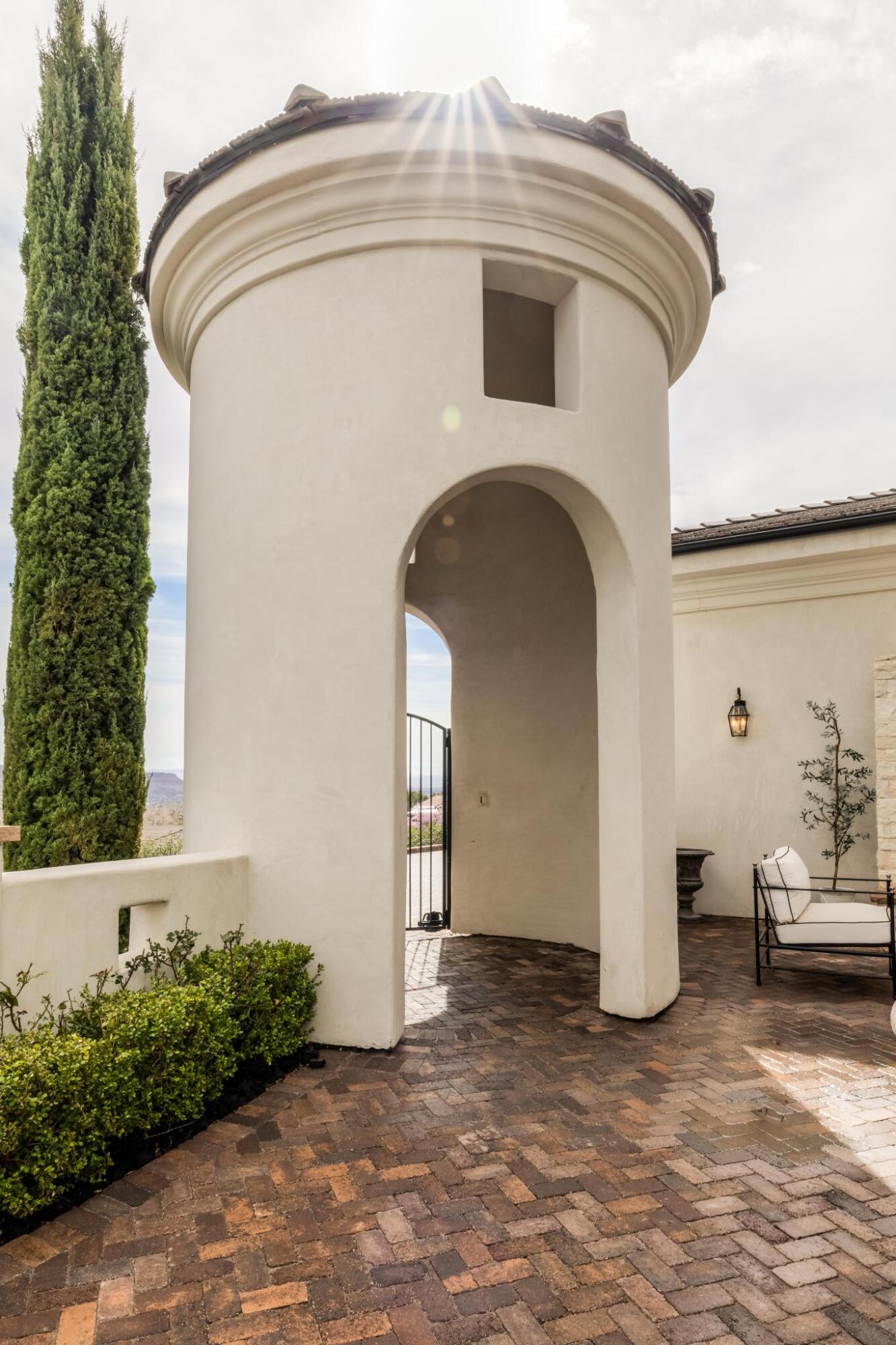 SHADOW BLUFF - Residential