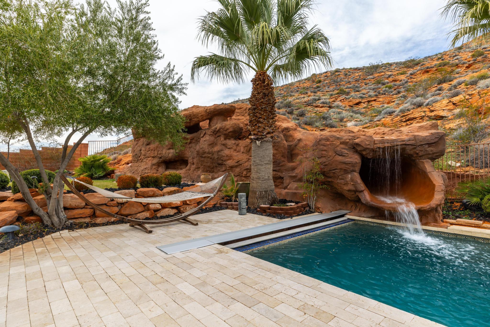 SHADOW BLUFF - Residential