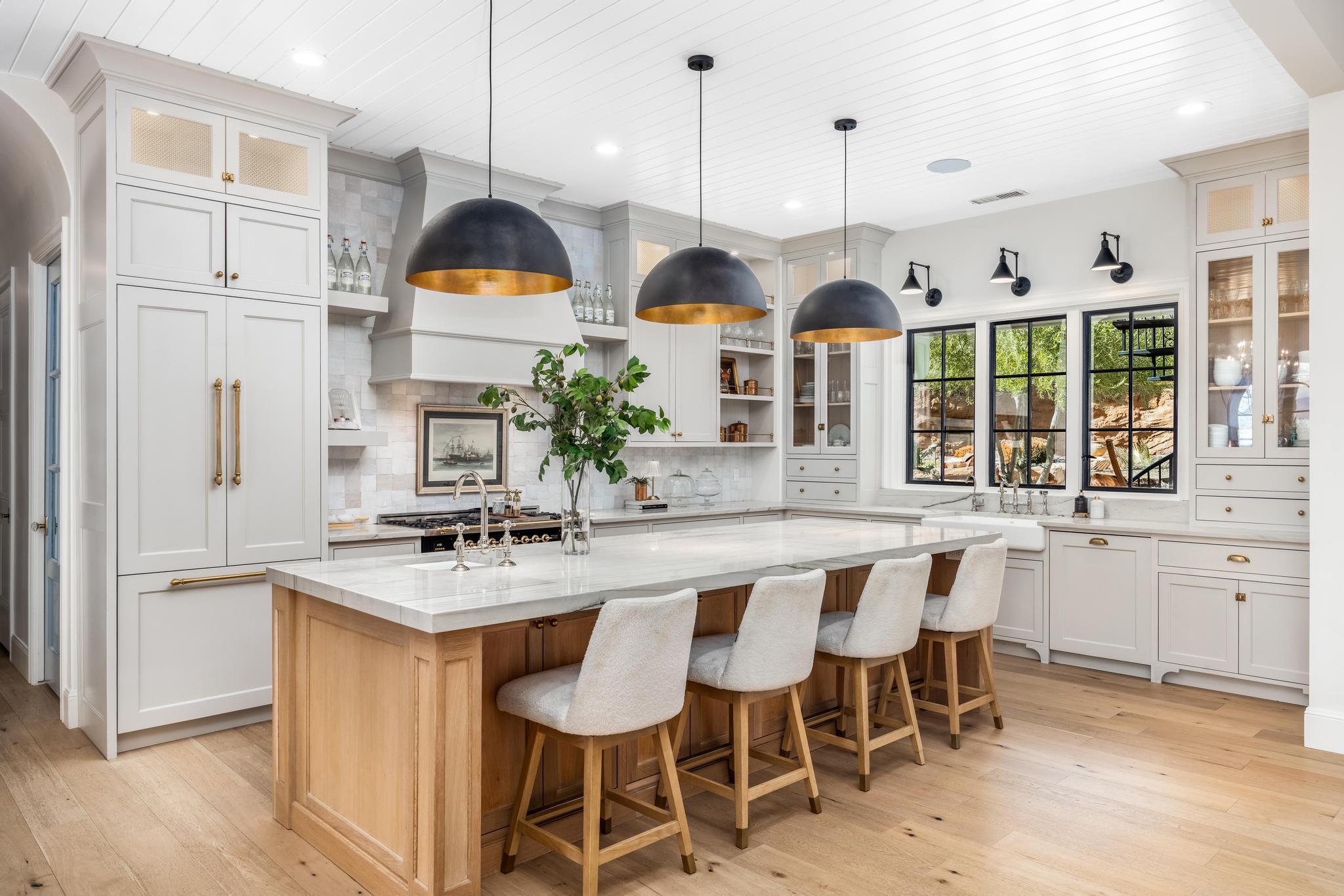 SHADOW BLUFF - Residential