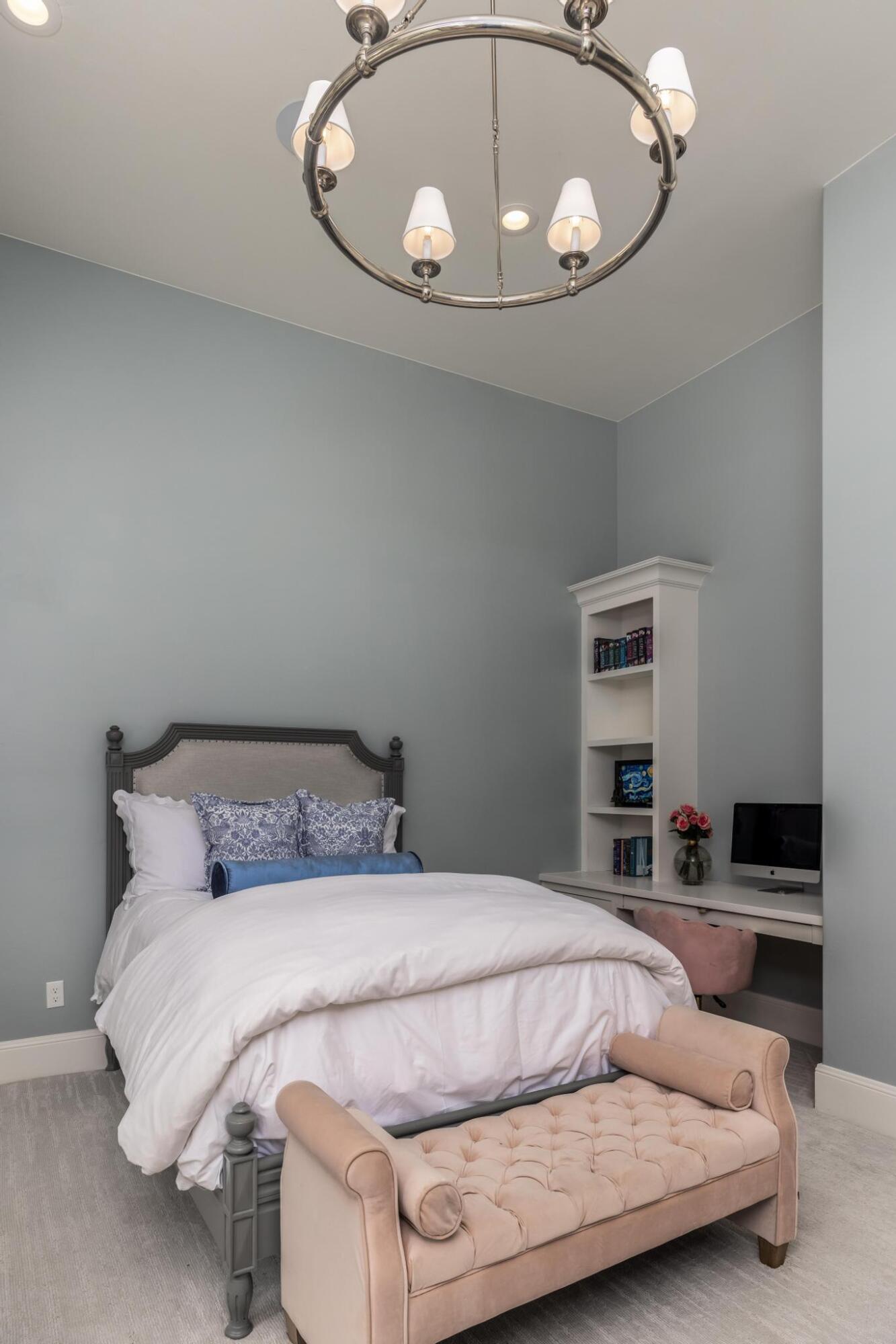 SHADOW BLUFF - Residential