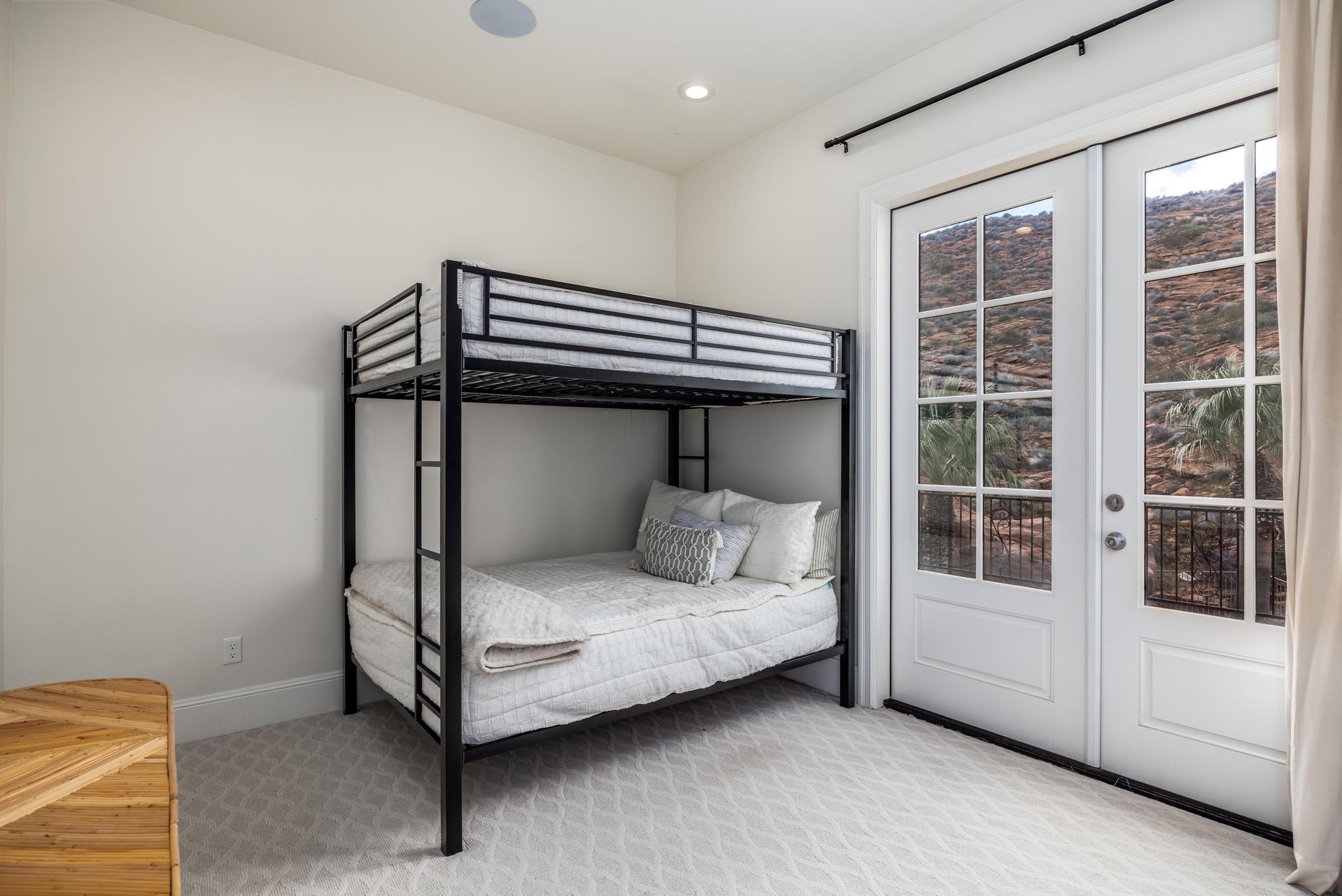 SHADOW BLUFF - Residential