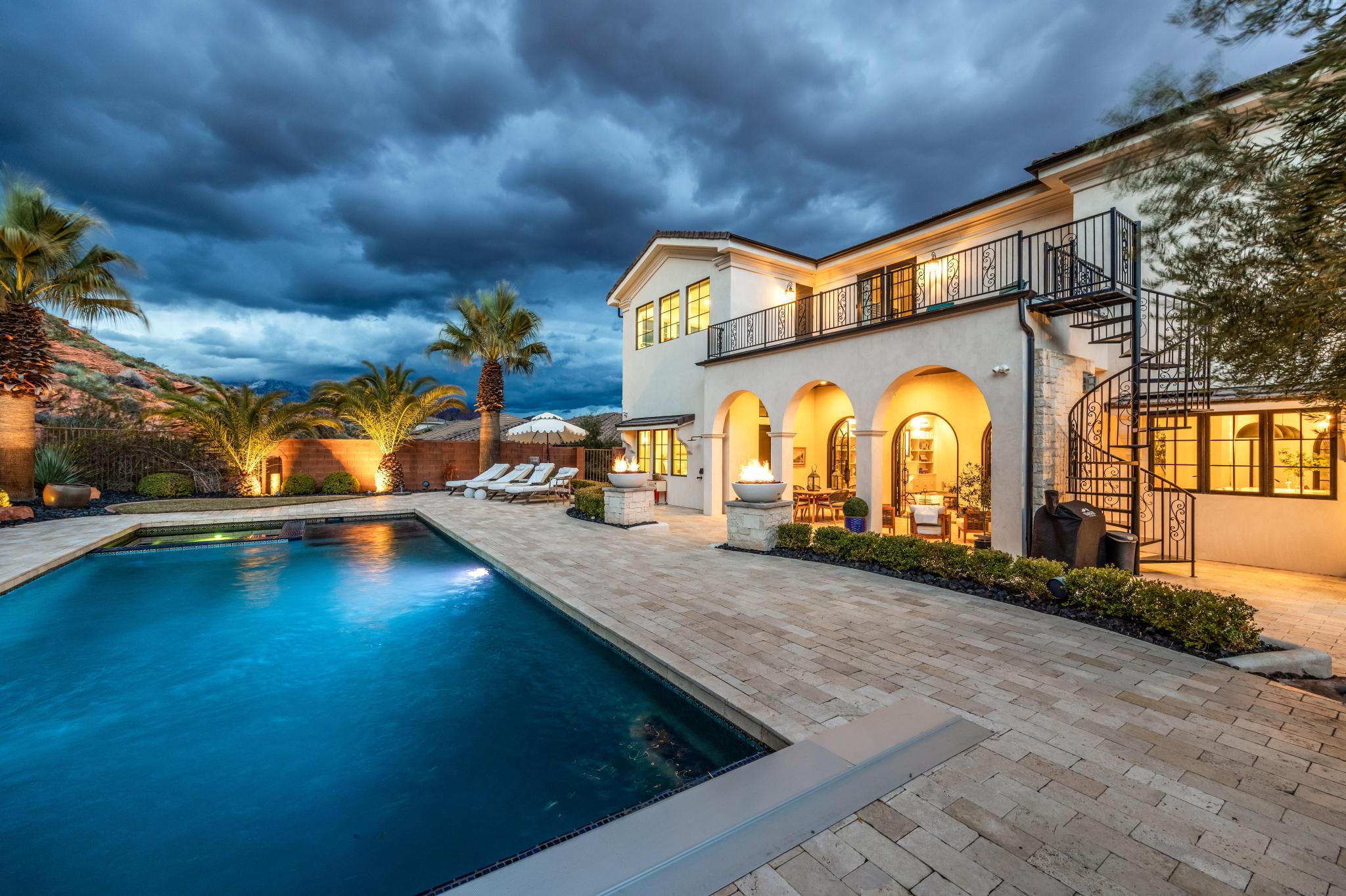 SHADOW BLUFF - Residential