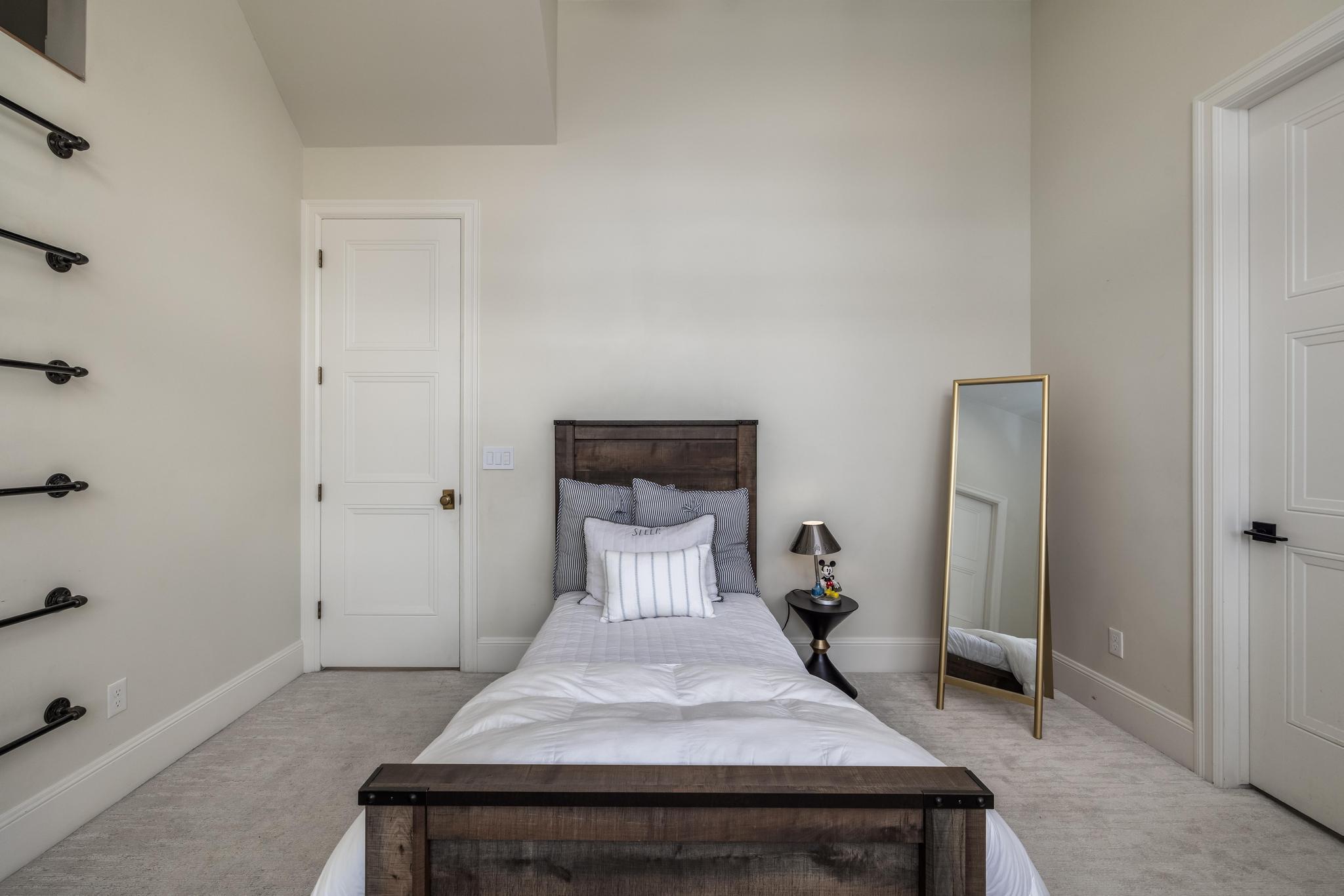 SHADOW BLUFF - Residential