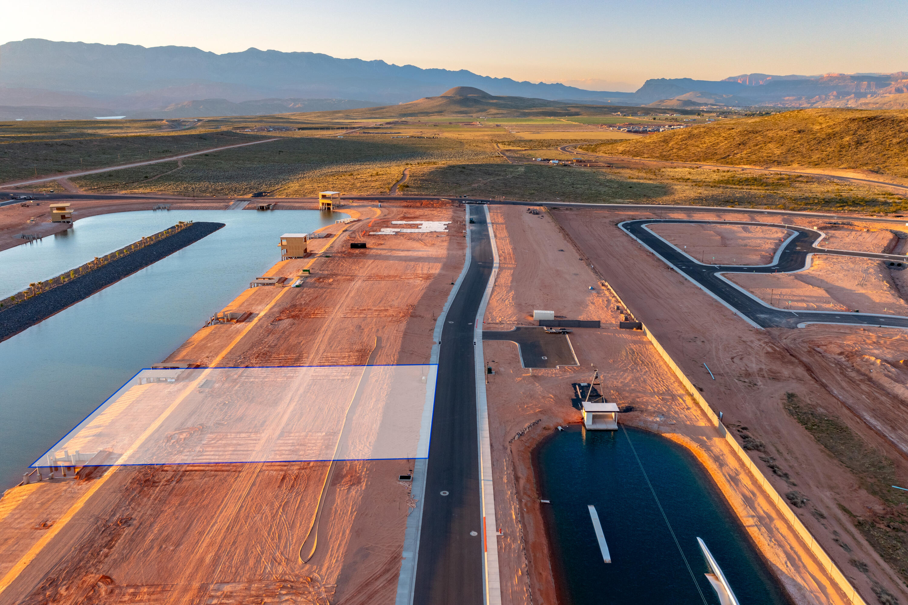 SOUTHERN SHORES - Land