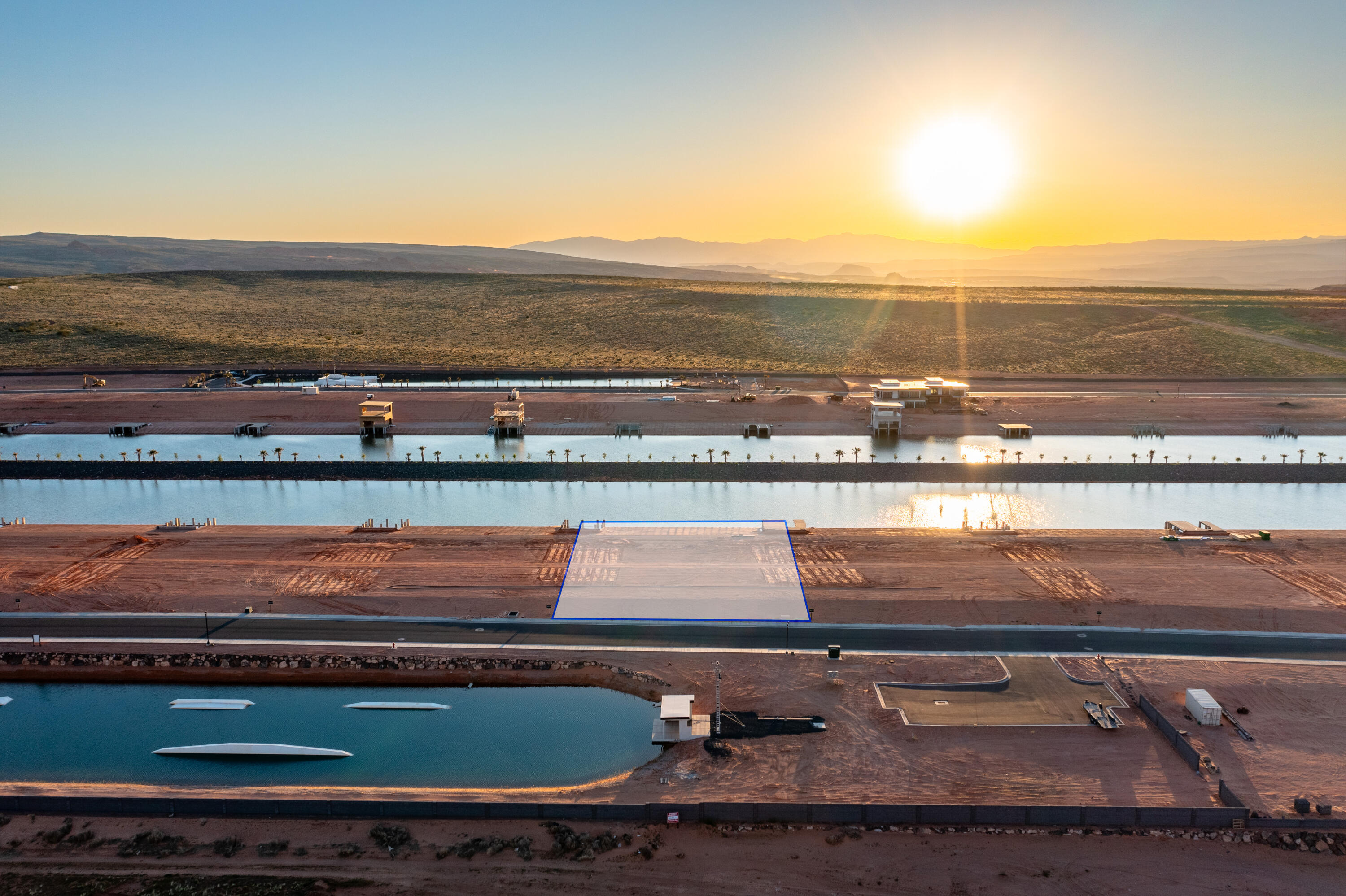 SOUTHERN SHORES - Land