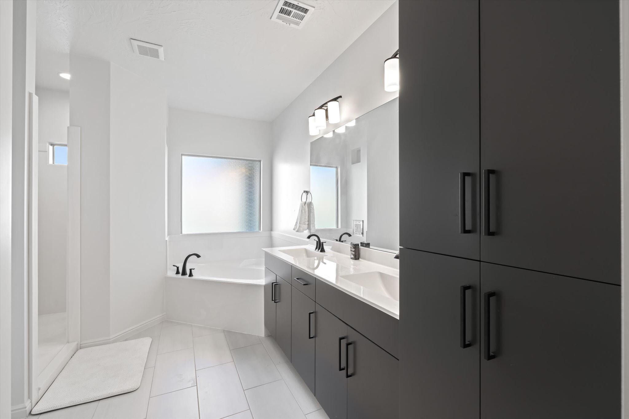 VARANO VISTAS AT DIVARIO - Residential