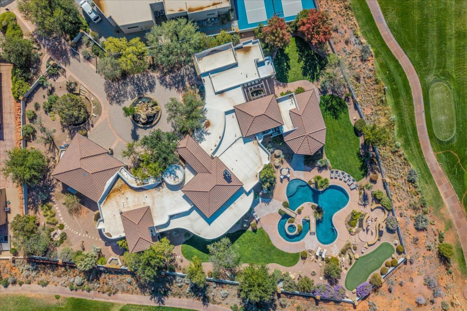 LEDGES OF ST GEORGE - Residential