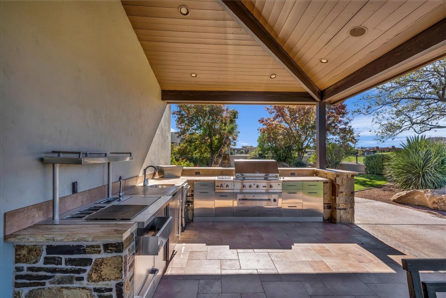 LEDGES OF ST GEORGE - Residential