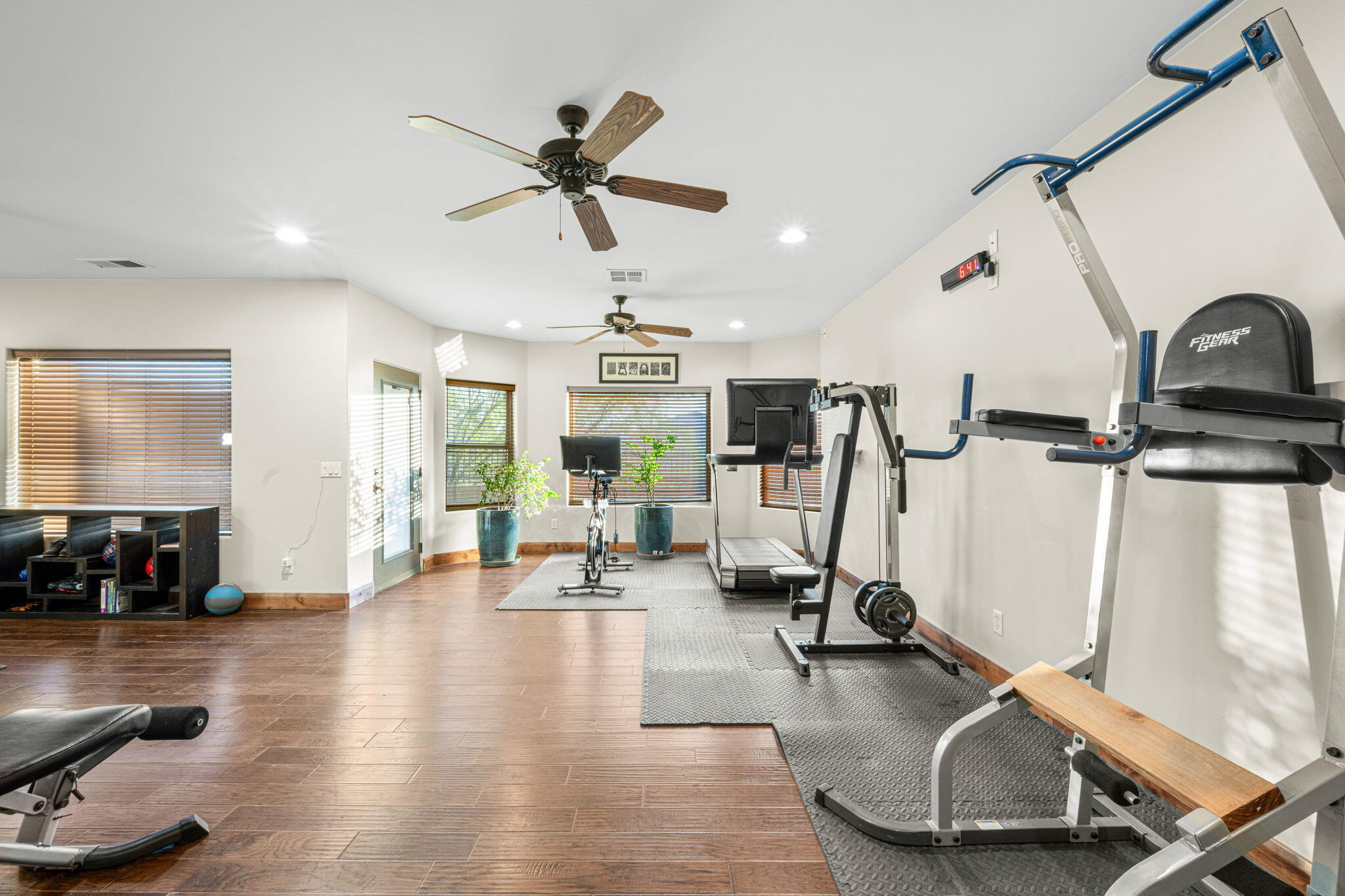 KNOLLS AT LITTLE VALLEY - Residential