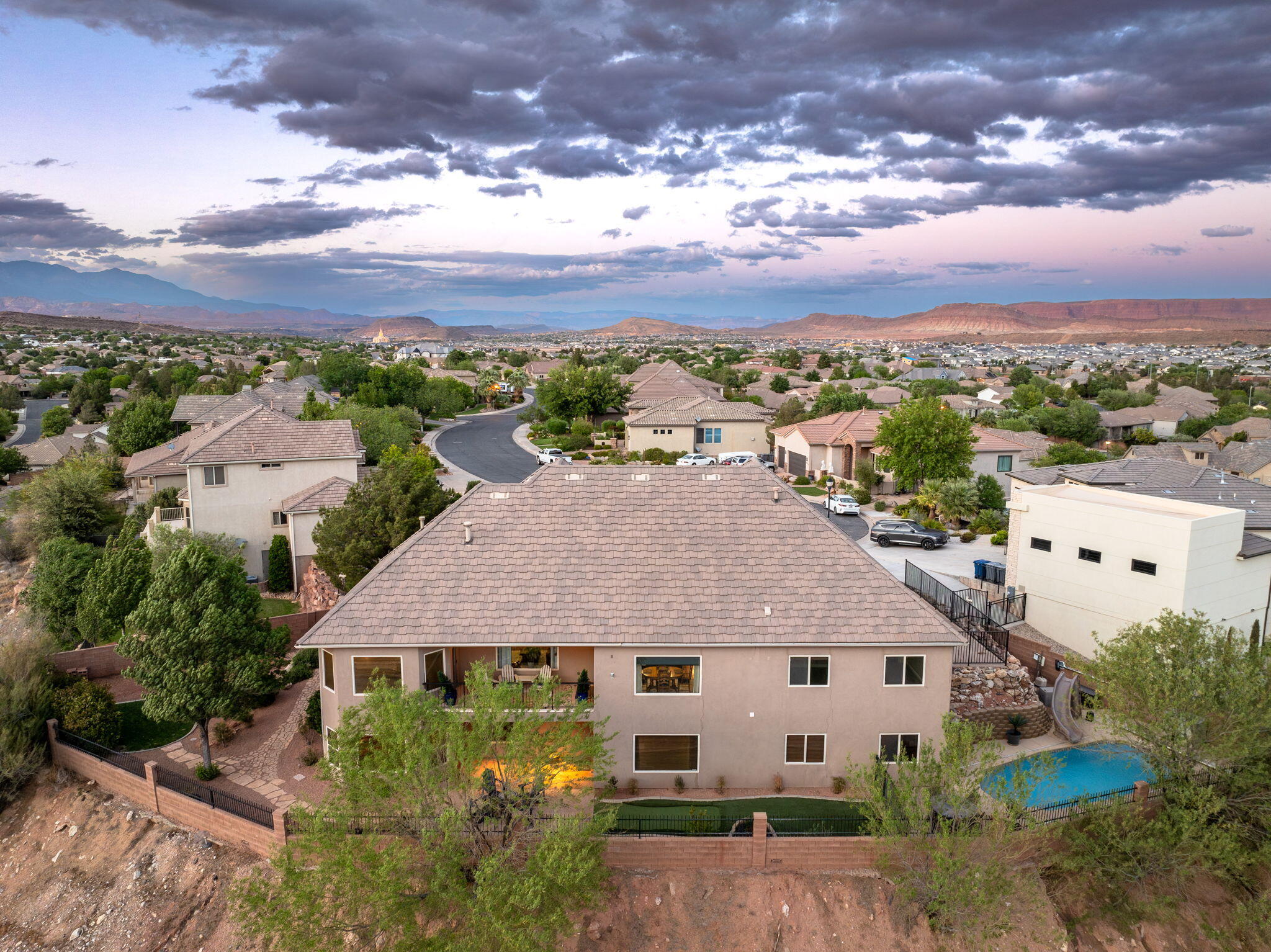 KNOLLS AT LITTLE VALLEY - Residential