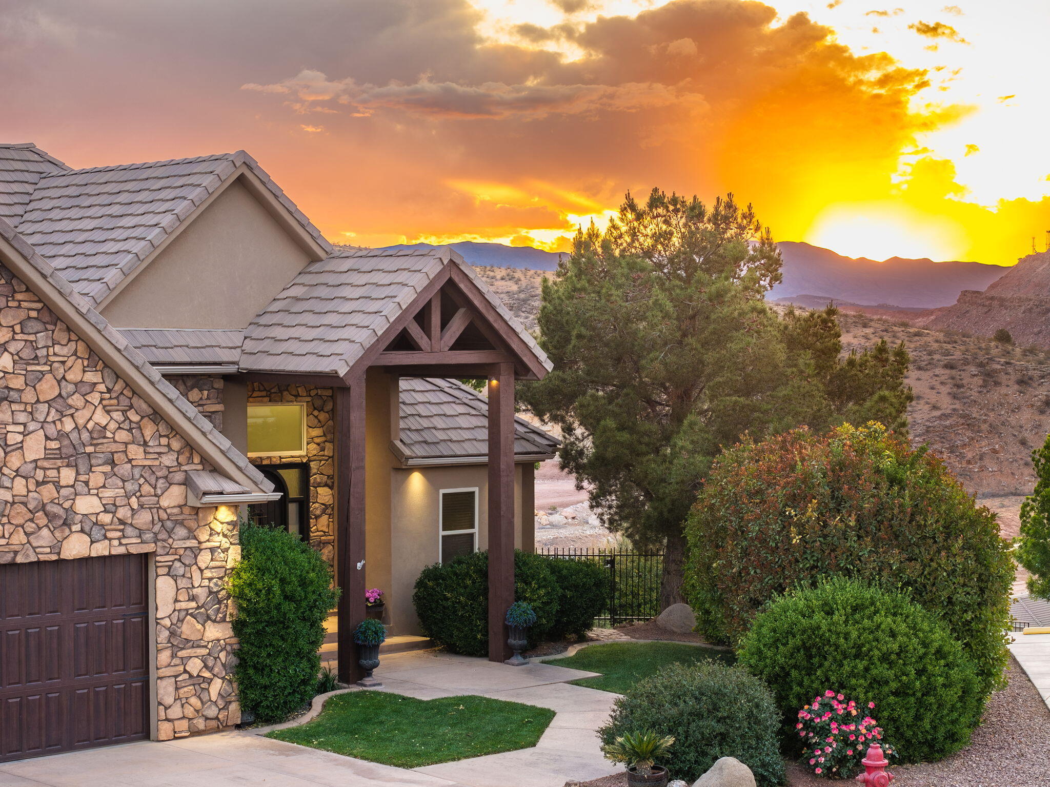 KNOLLS AT LITTLE VALLEY - Residential