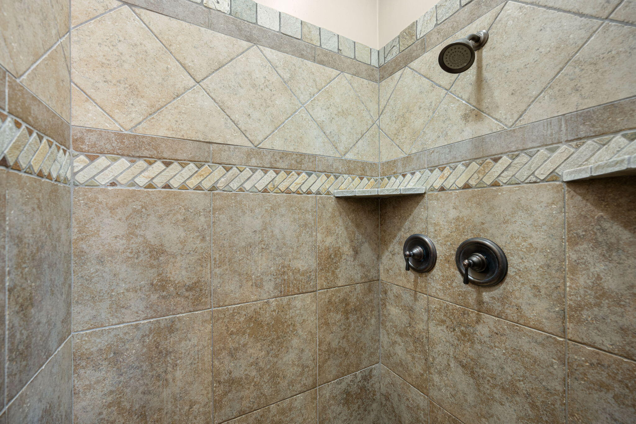 KNOLLS AT LITTLE VALLEY - Residential