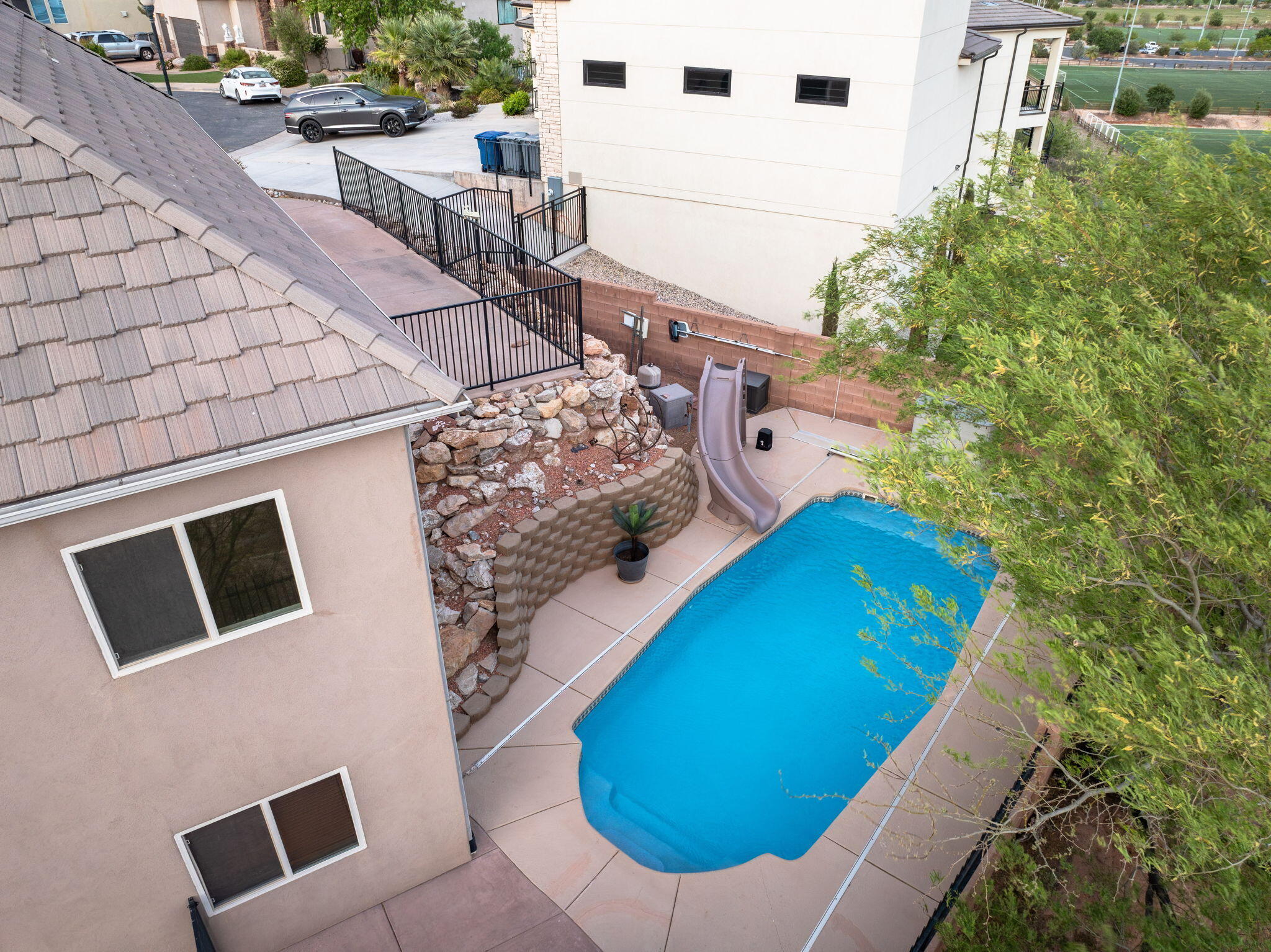 KNOLLS AT LITTLE VALLEY - Residential