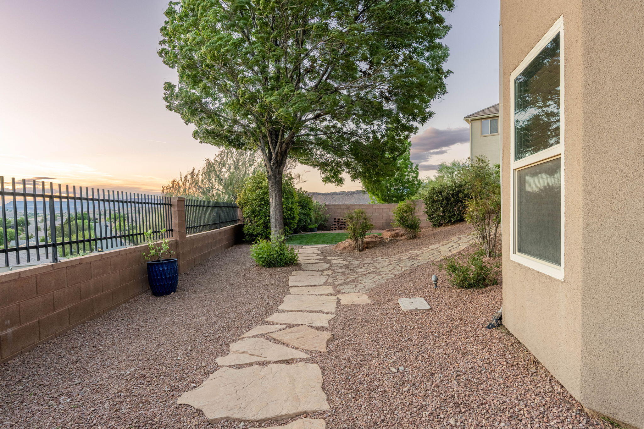 KNOLLS AT LITTLE VALLEY - Residential