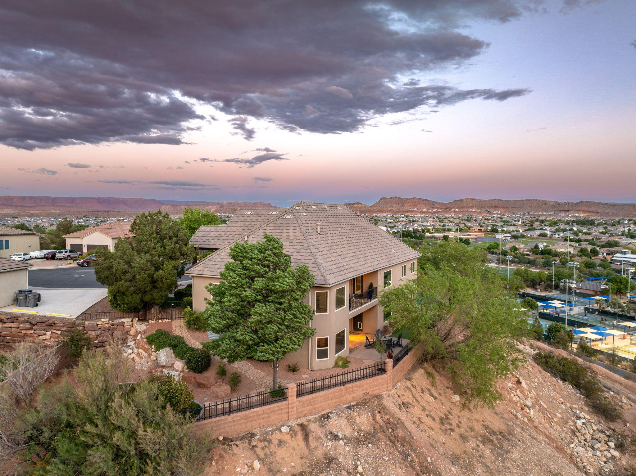 KNOLLS AT LITTLE VALLEY - Residential