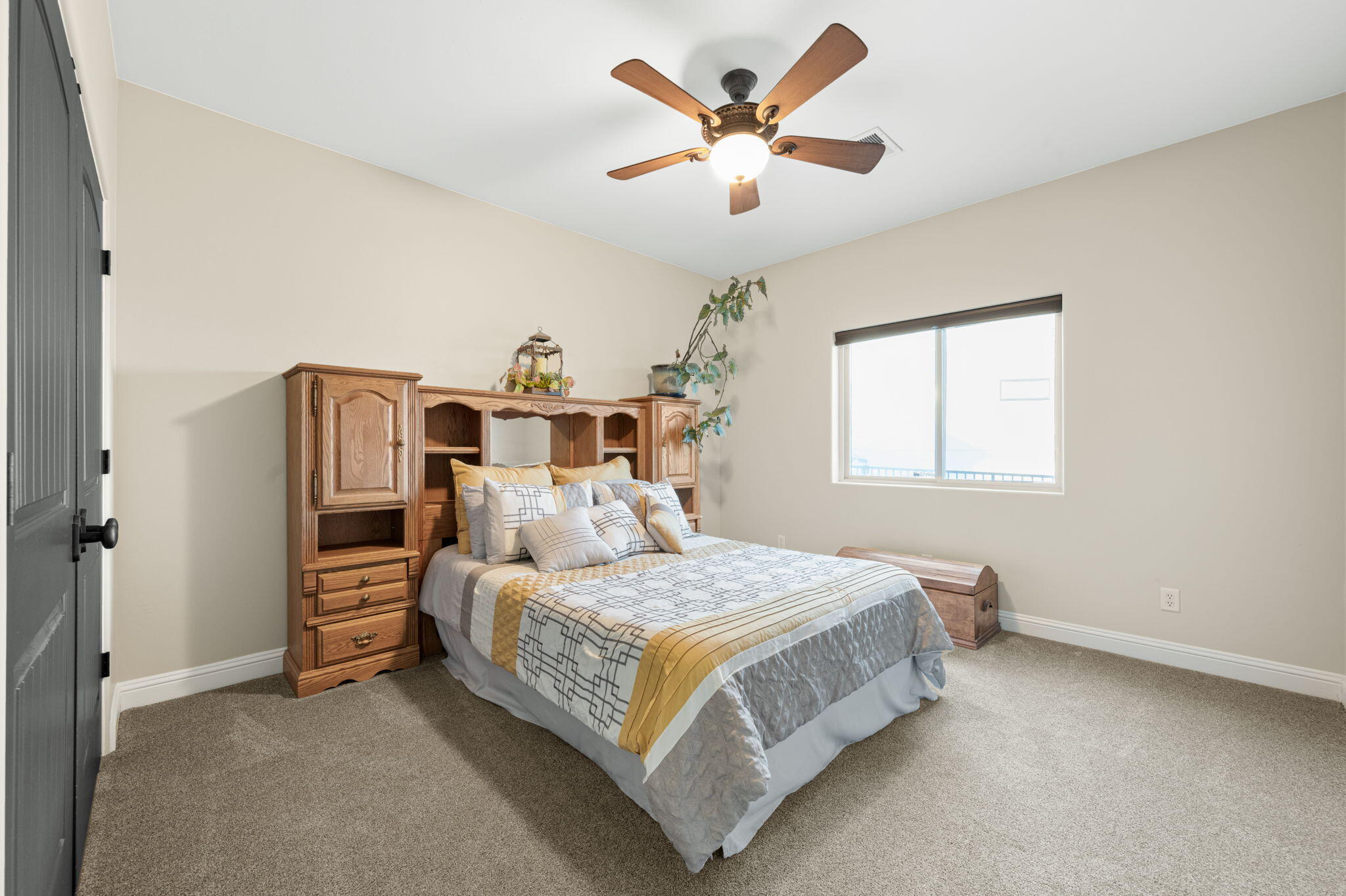 KNOLLS AT LITTLE VALLEY - Residential