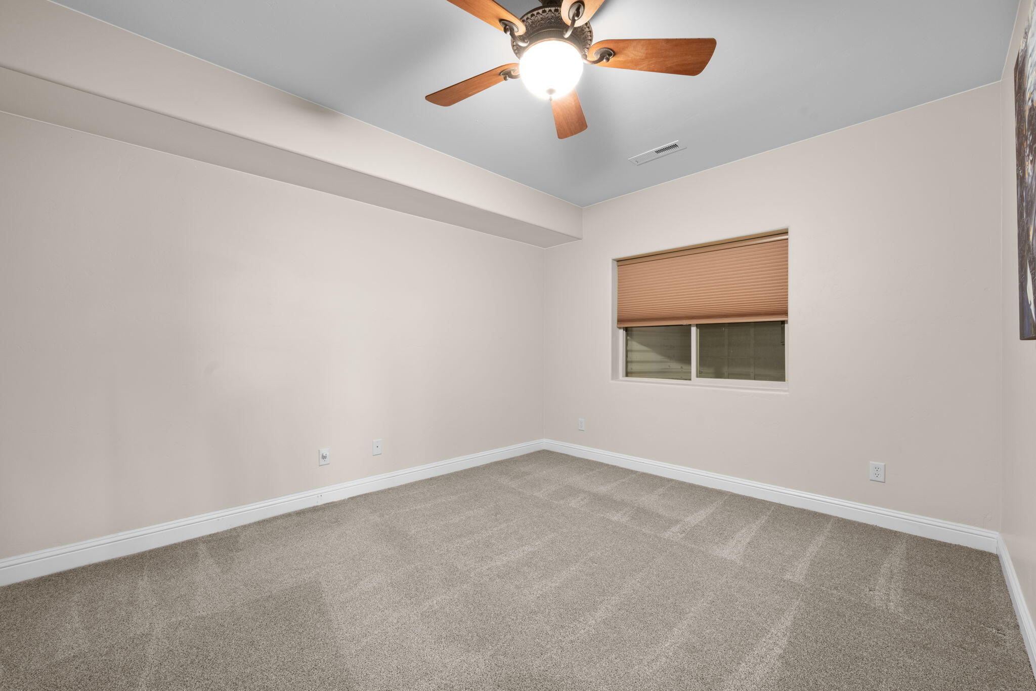 KNOLLS AT LITTLE VALLEY - Residential