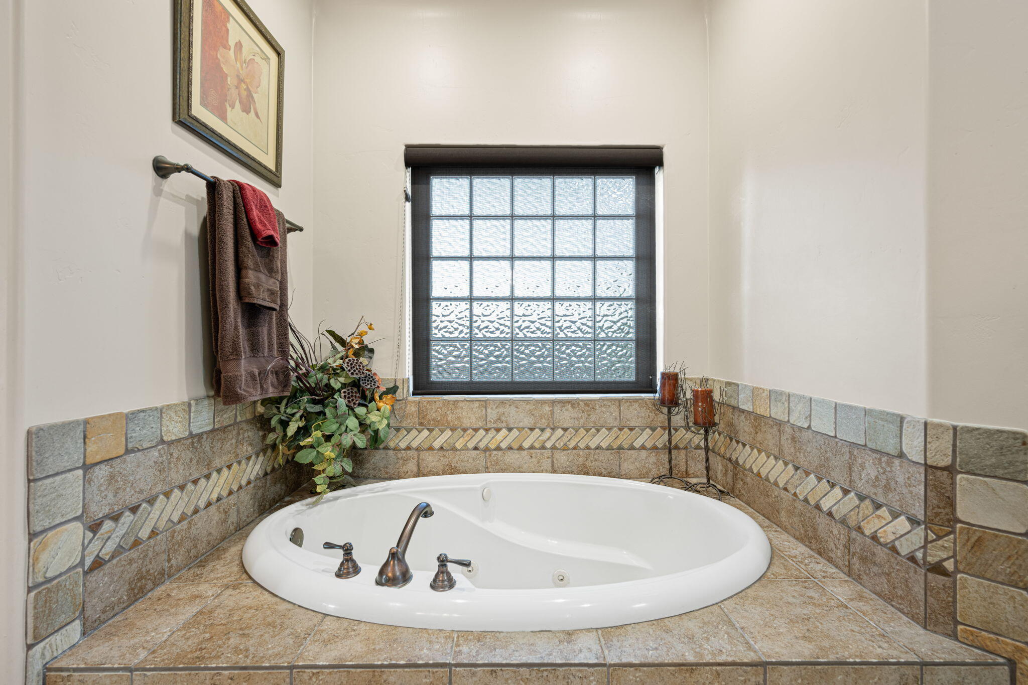 KNOLLS AT LITTLE VALLEY - Residential