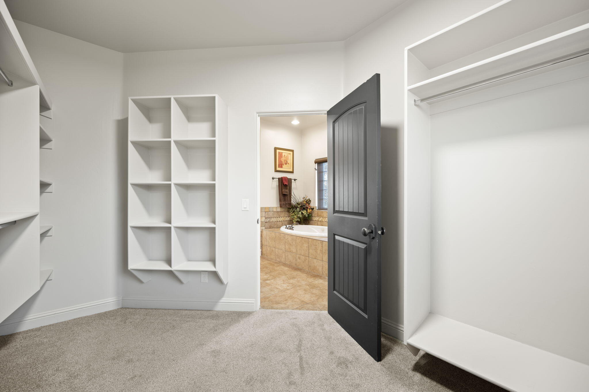 KNOLLS AT LITTLE VALLEY - Residential