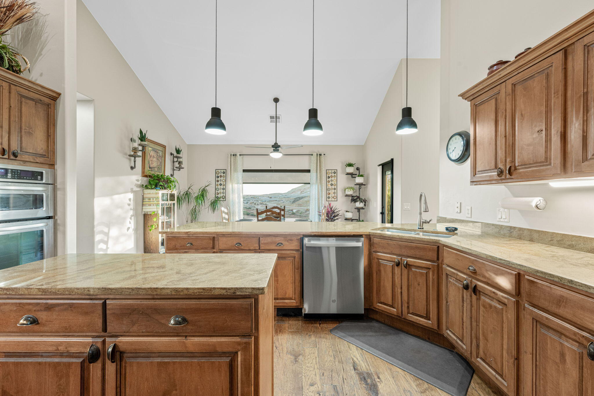 KNOLLS AT LITTLE VALLEY - Residential