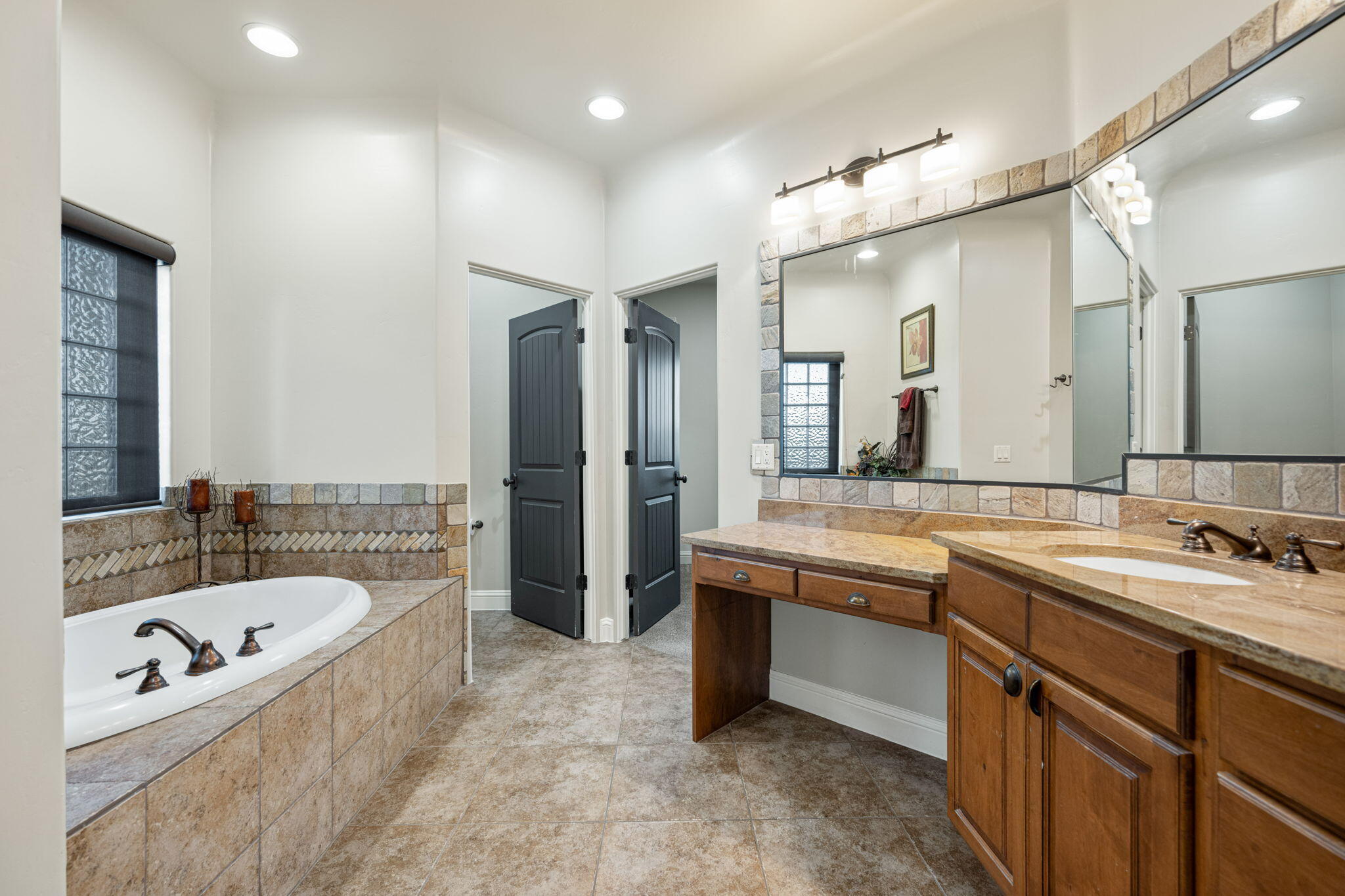 KNOLLS AT LITTLE VALLEY - Residential