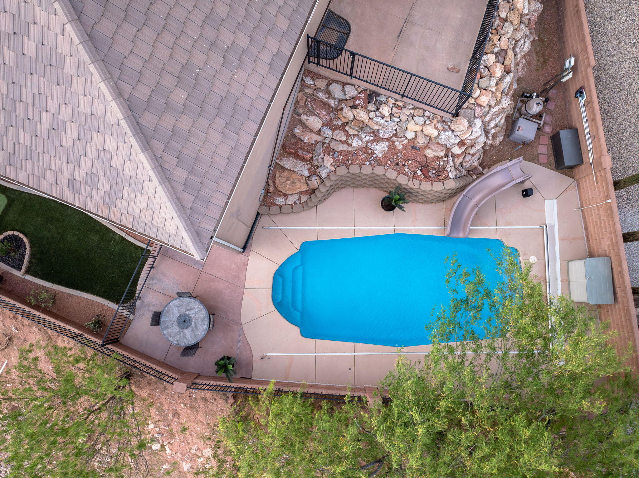 KNOLLS AT LITTLE VALLEY - Residential